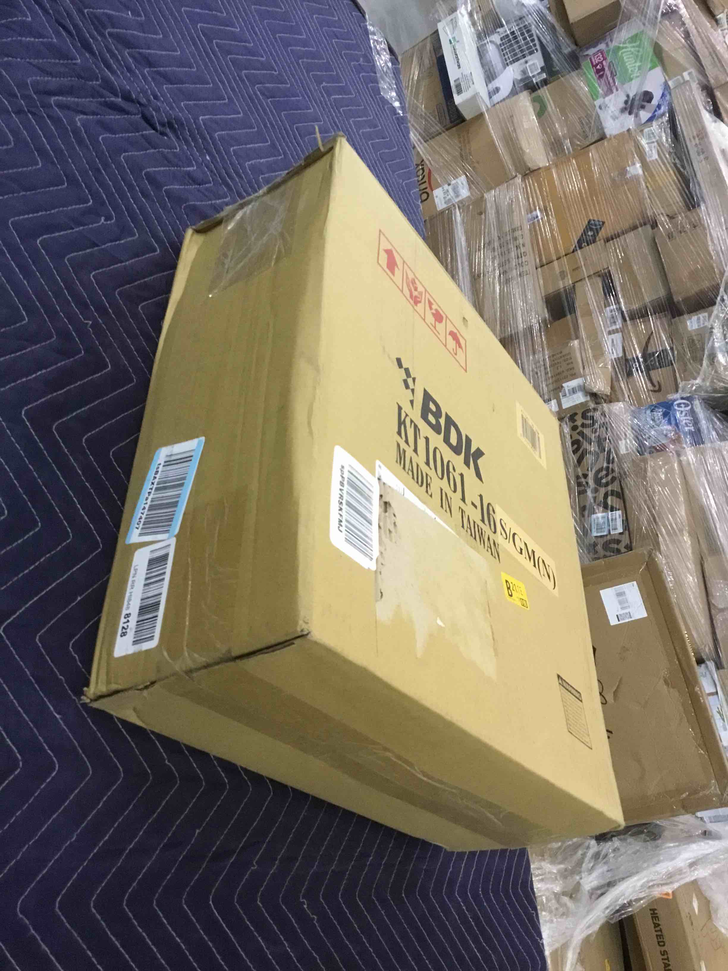 https://s3.amazonaws.com/lotting-images-prod/bidfta/EXS00849252_1701708103803.jpeg