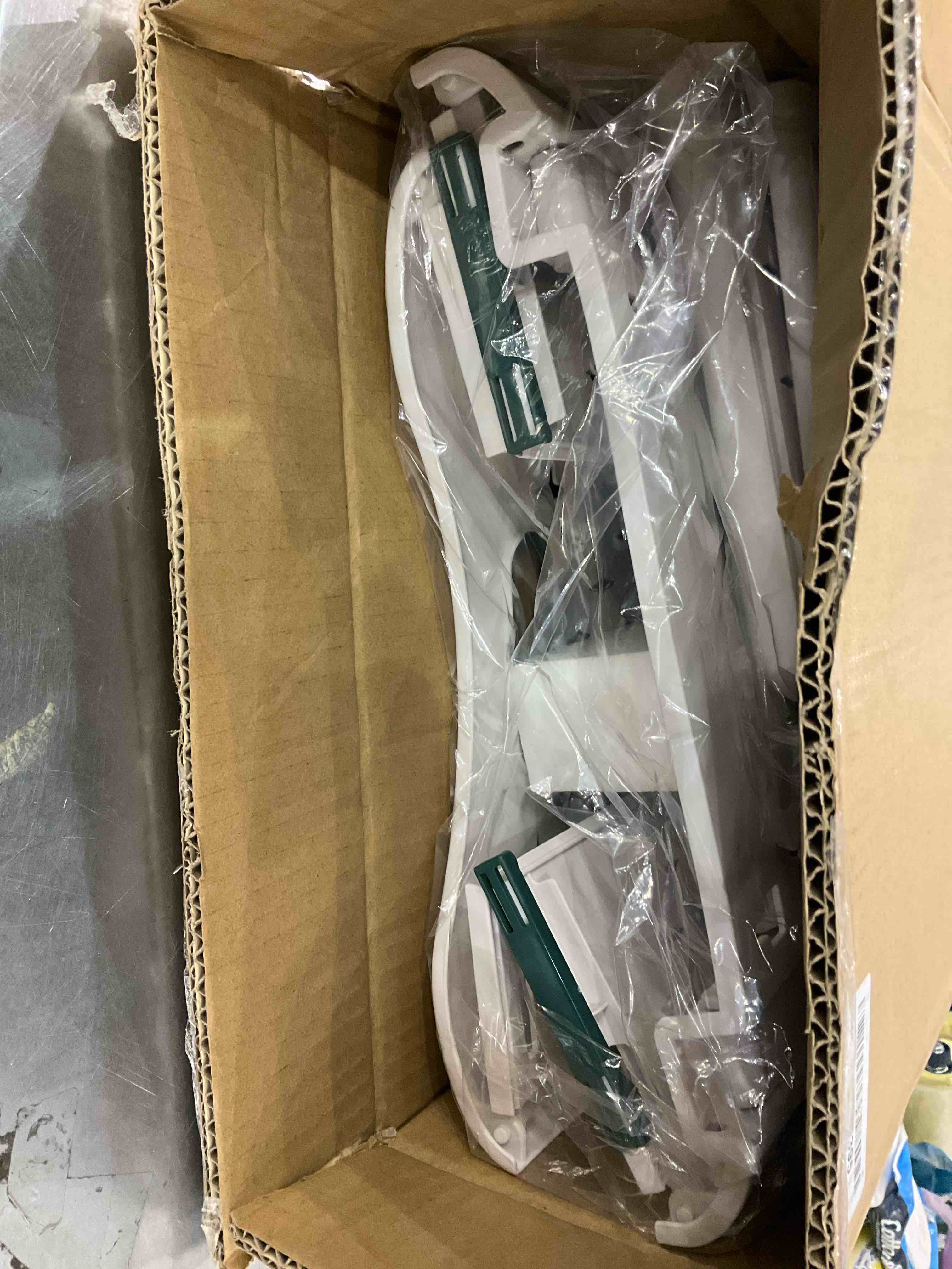 https://s3.amazonaws.com/lotting-images-prod/bidfta/EXS00850057_1703879959235.jpeg