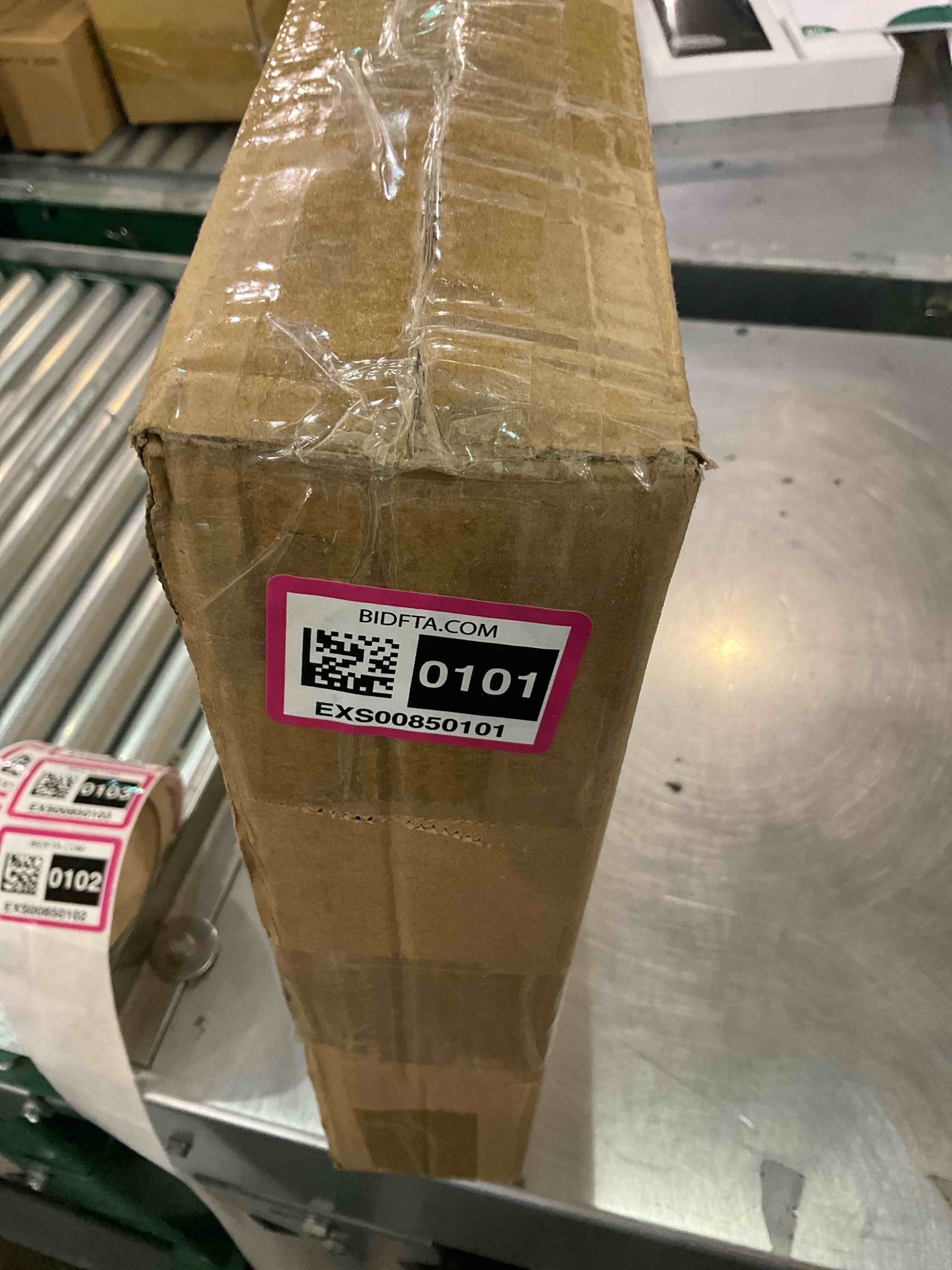 https://s3.amazonaws.com/lotting-images-prod/bidfta/EXS00850101_1704202621250.jpeg