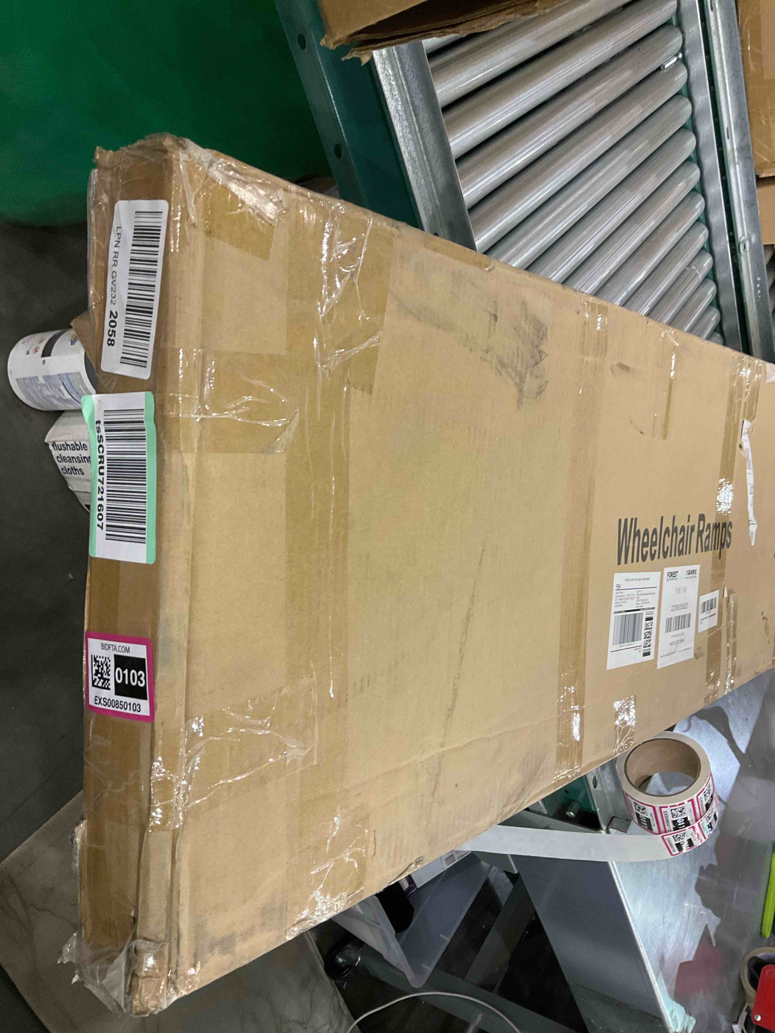 https://s3.amazonaws.com/lotting-images-prod/bidfta/EXS00850103_1704202812408.jpeg