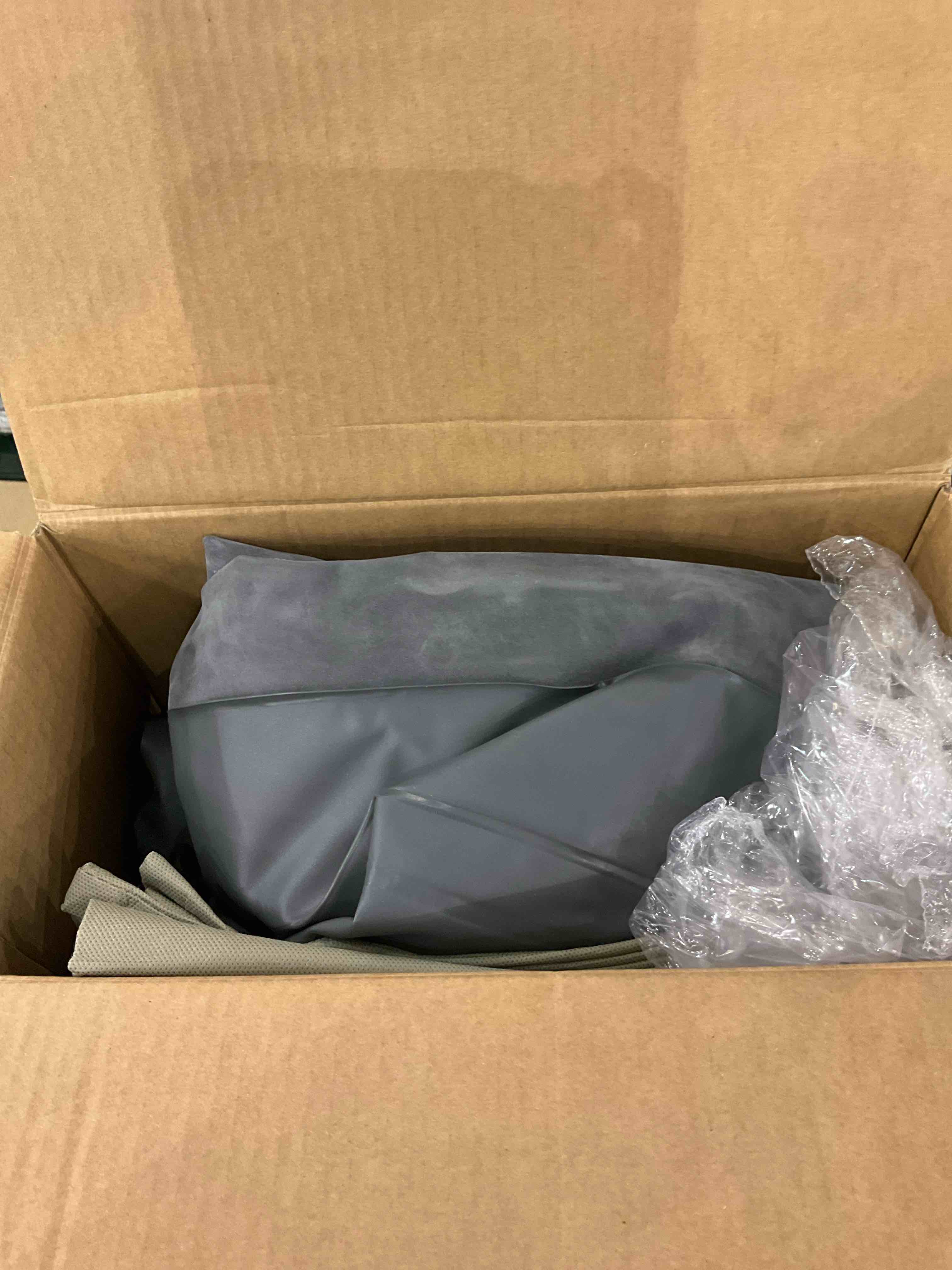 https://s3.amazonaws.com/lotting-images-prod/bidfta/EXS00850139_1704210521751.jpeg