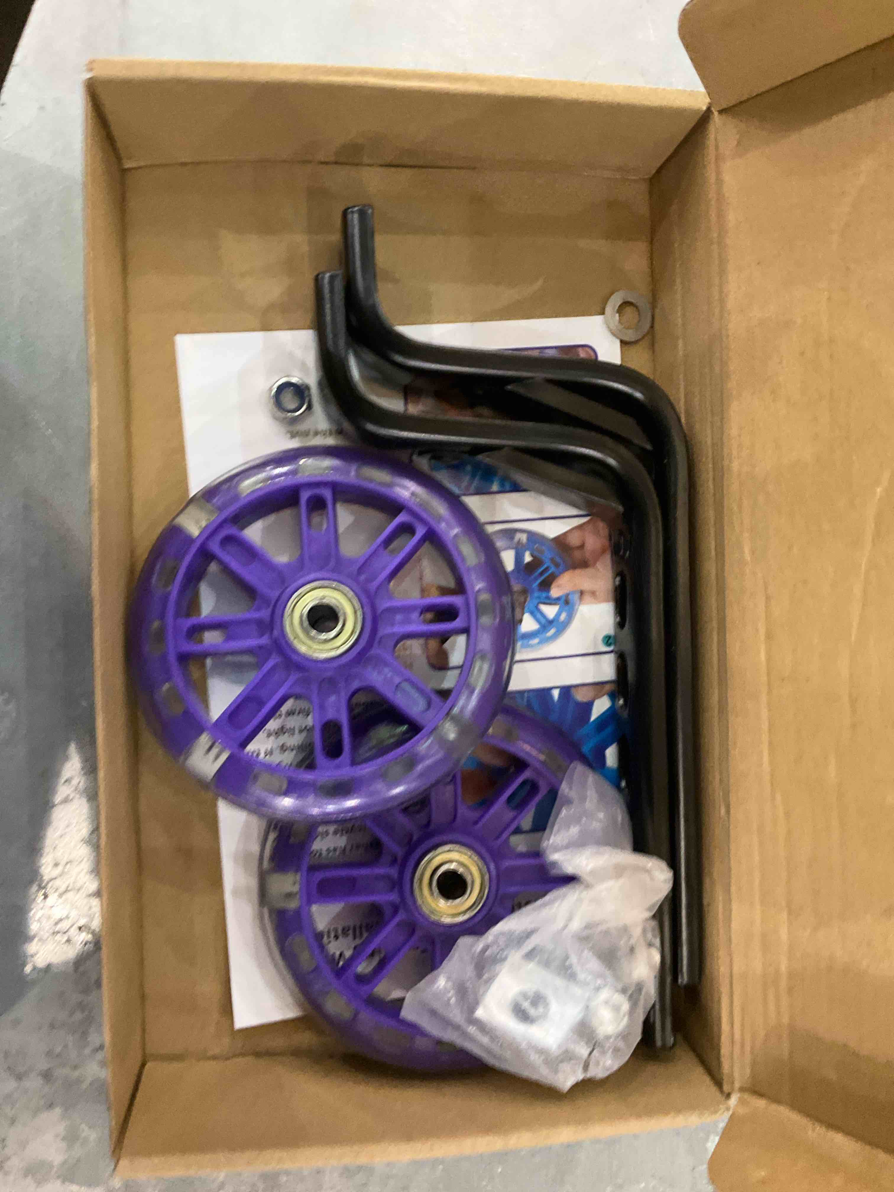 FORTOP a Pair of Kids Bike Riding Flash Silent Training Wheels, Suitable for 12-20 inch Single Speed Bicycles (Purple)