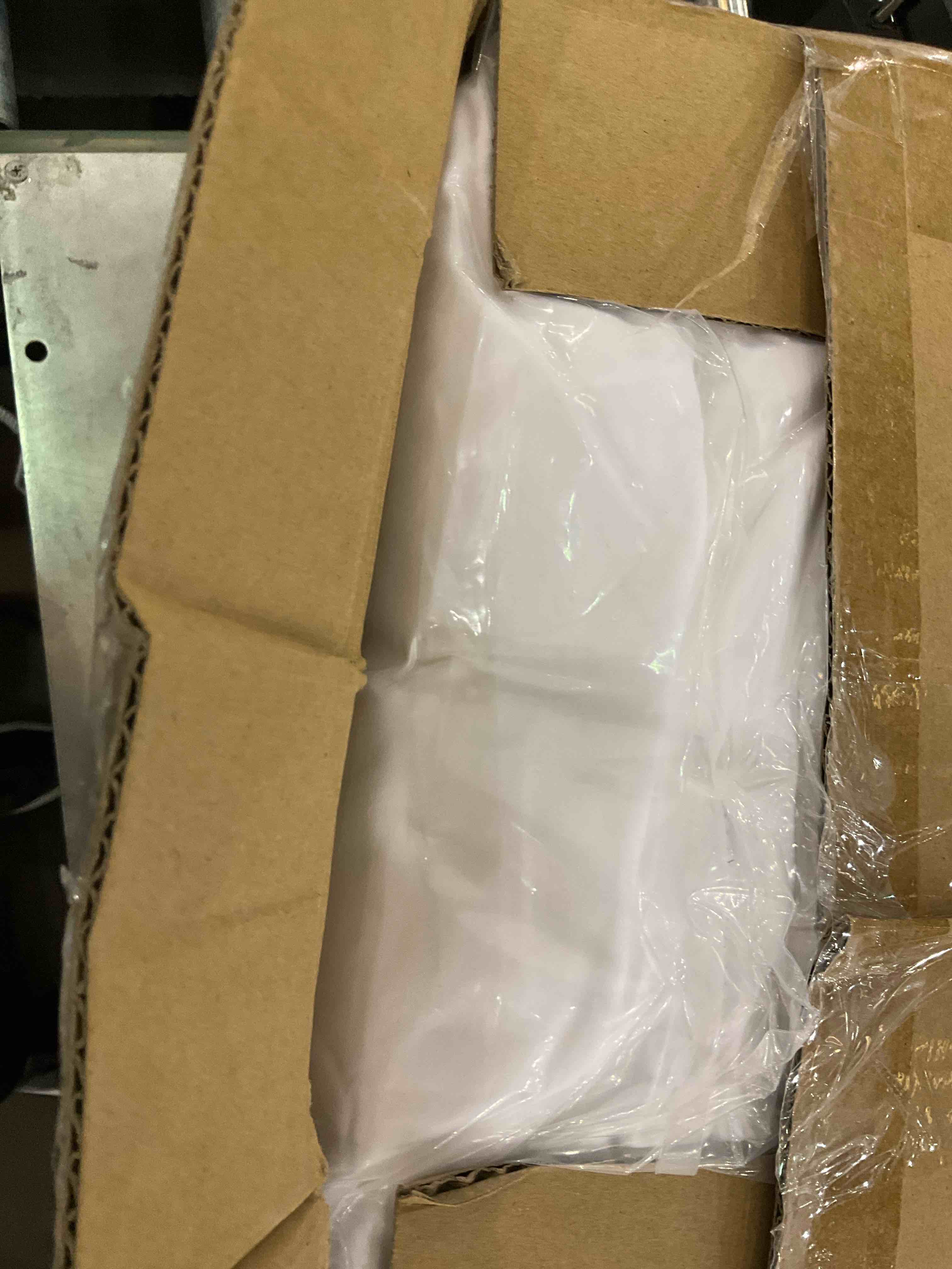 https://s3.amazonaws.com/lotting-images-prod/bidfta/EXS00851081_1703705188917.jpeg