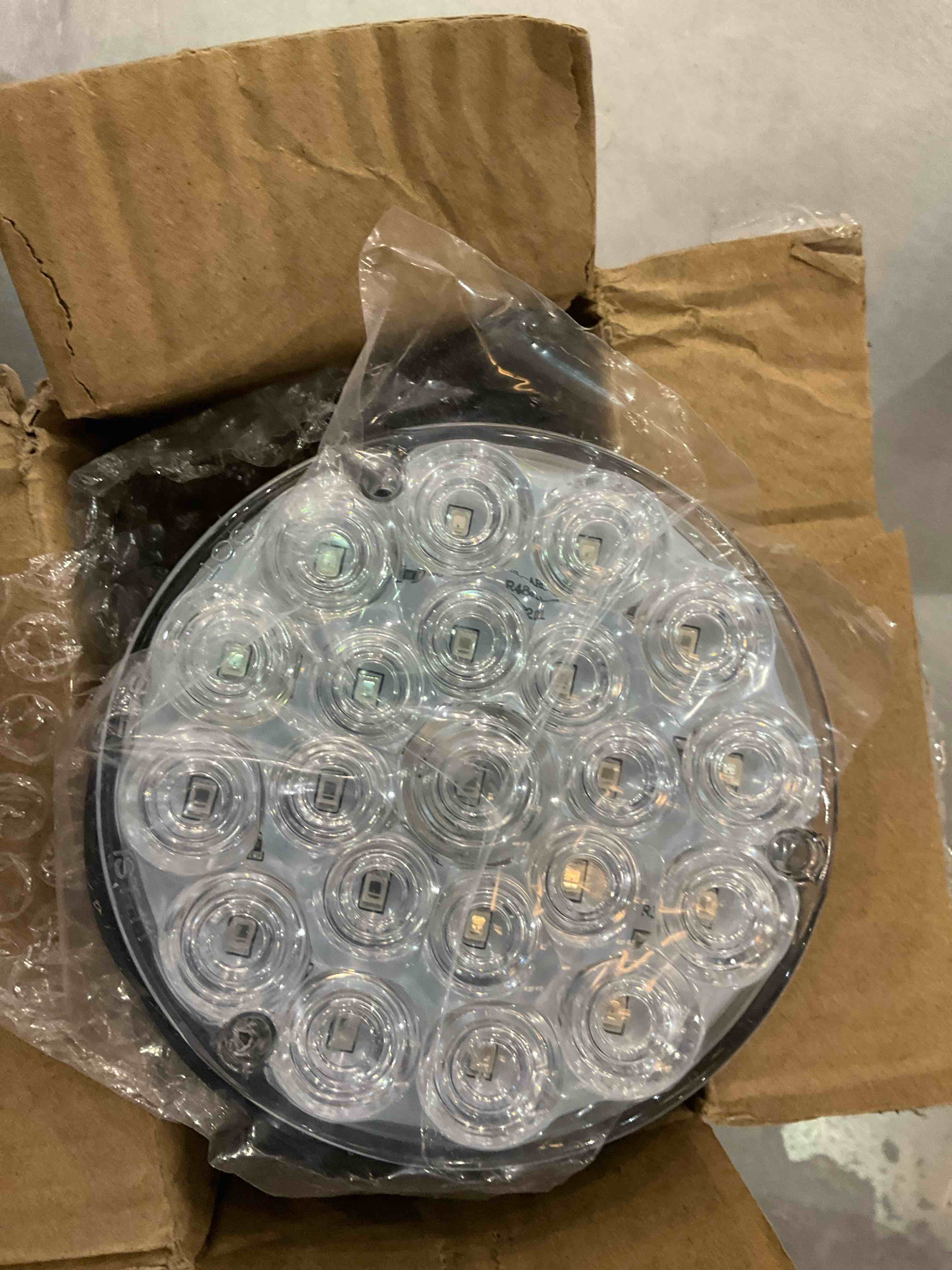 https://s3.amazonaws.com/lotting-images-prod/bidfta/EXS00851082_1703705271520.jpeg