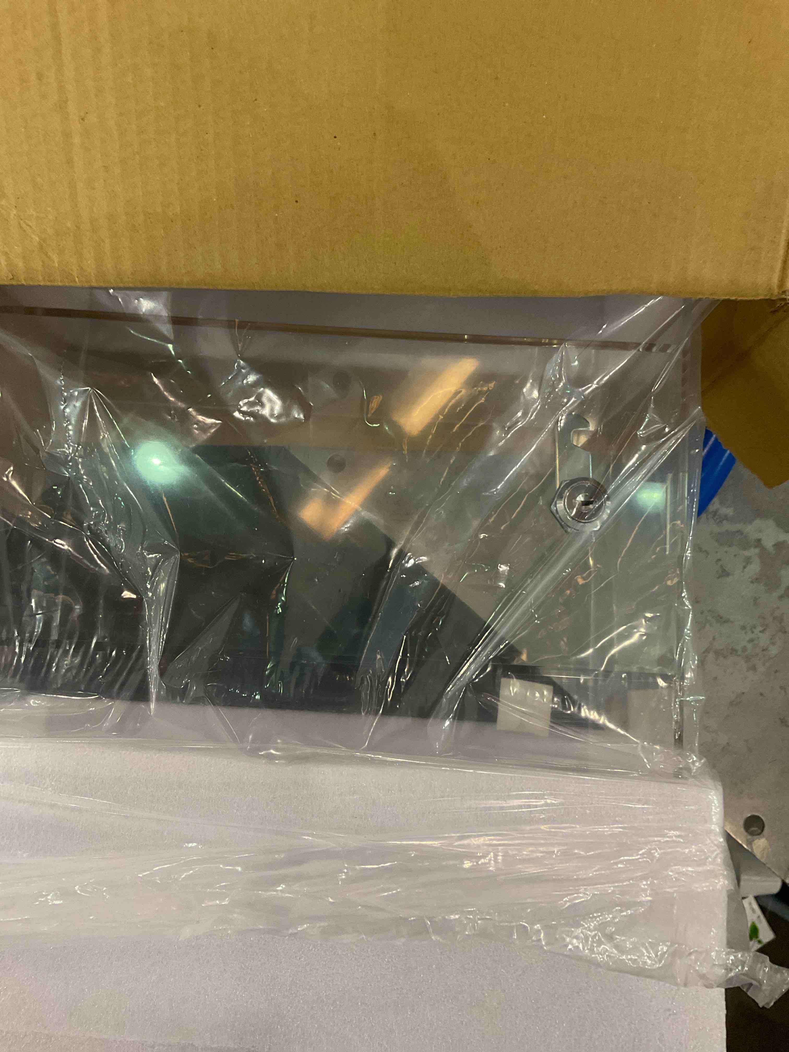 https://s3.amazonaws.com/lotting-images-prod/bidfta/EXS00851183_1703775651318.jpeg