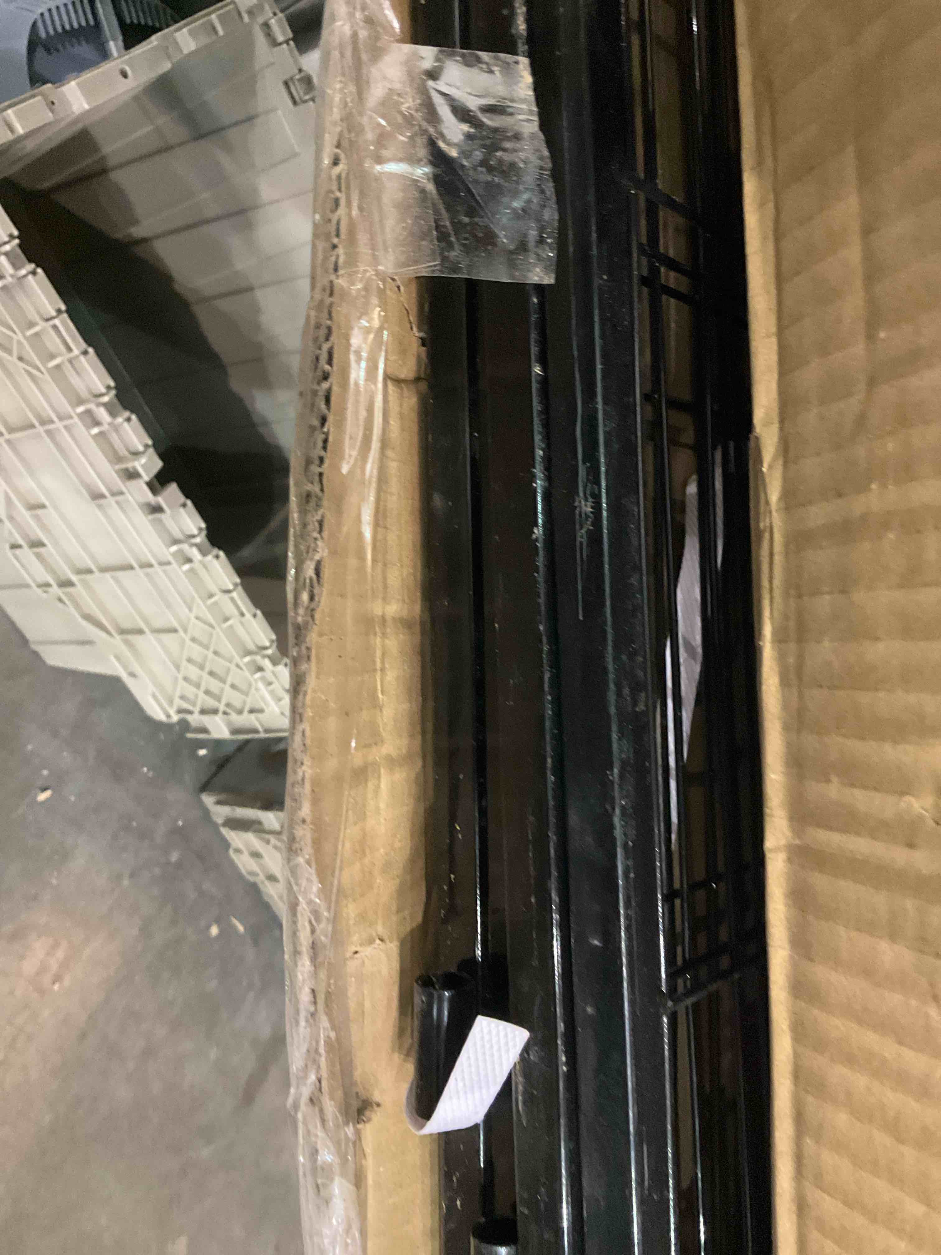https://s3.amazonaws.com/lotting-images-prod/bidfta/EXS00851459_1704207224110.jpeg