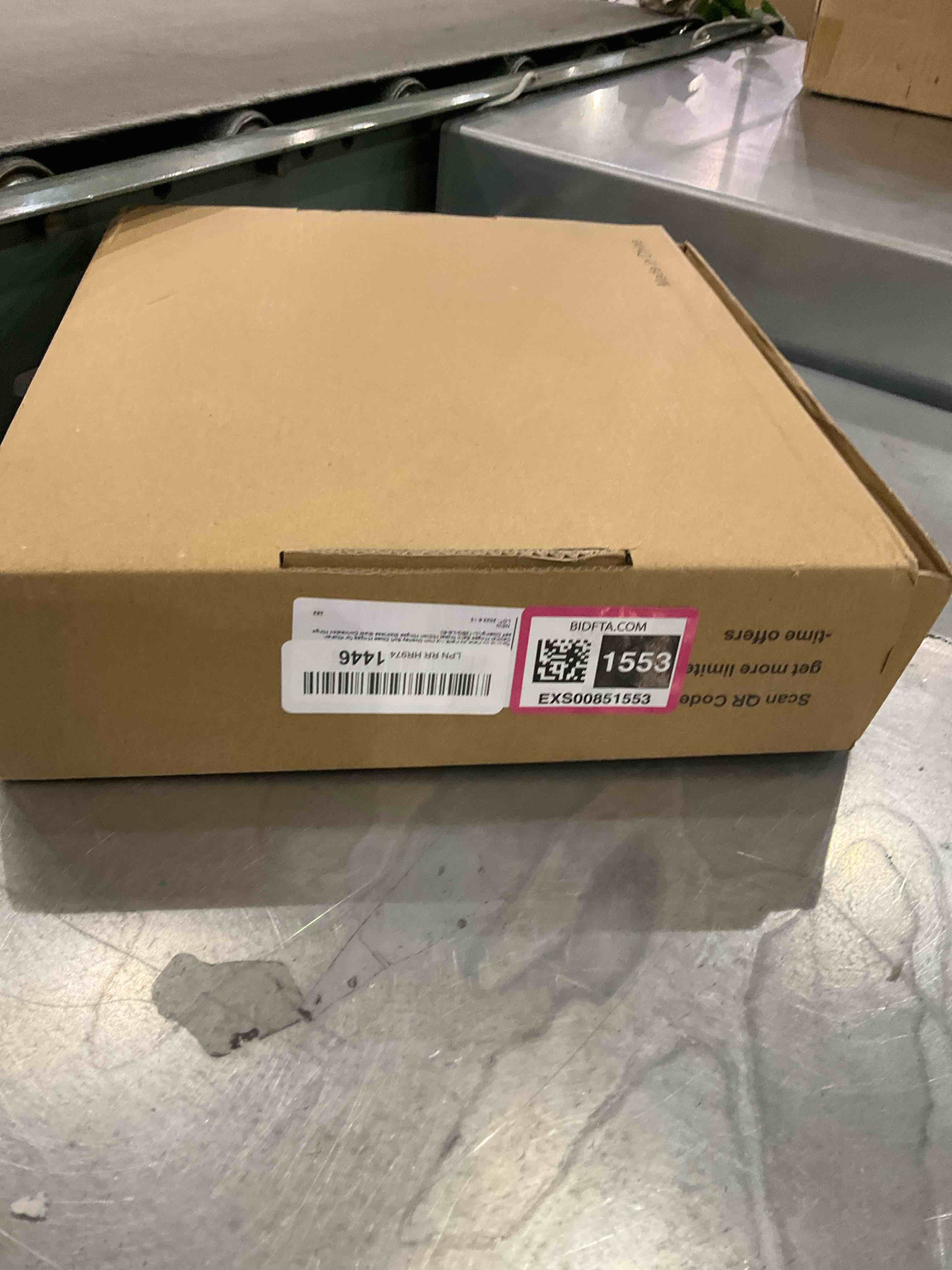 https://s3.amazonaws.com/lotting-images-prod/bidfta/EXS00851553_1704469271558.jpeg