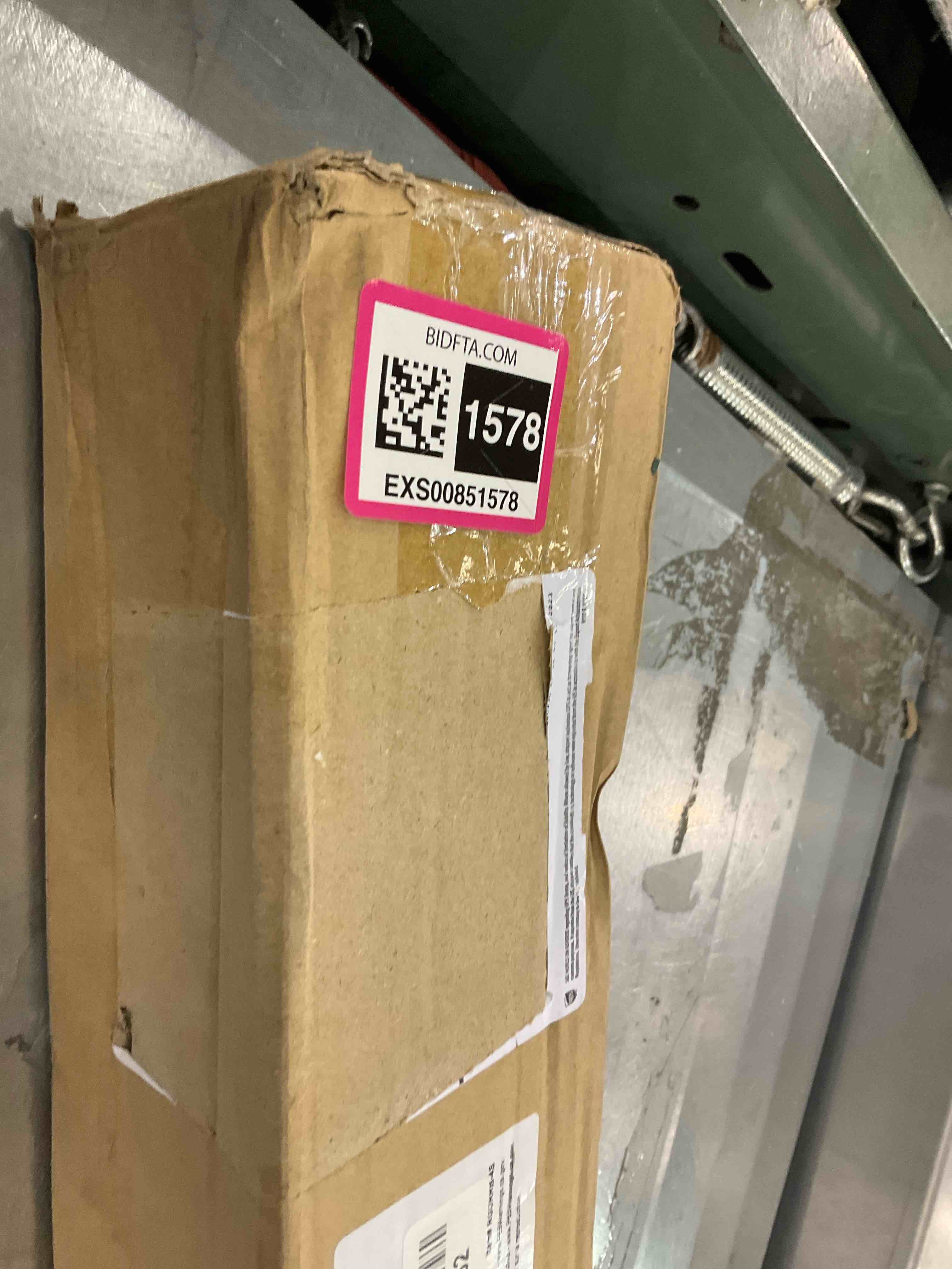 https://s3.amazonaws.com/lotting-images-prod/bidfta/EXS00851578_1704471603305.jpeg