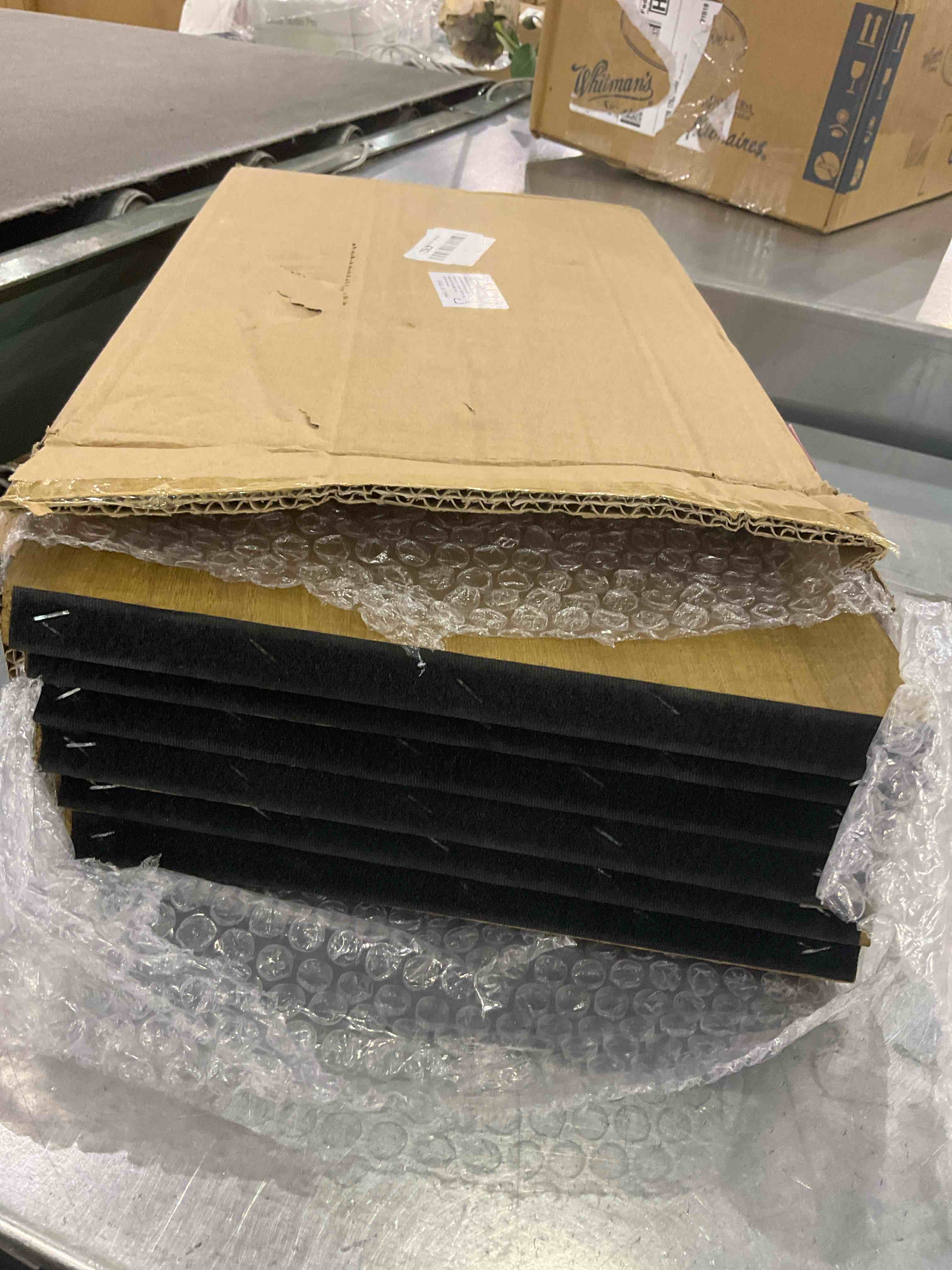 https://s3.amazonaws.com/lotting-images-prod/bidfta/EXS00851721_1704808178877.jpeg