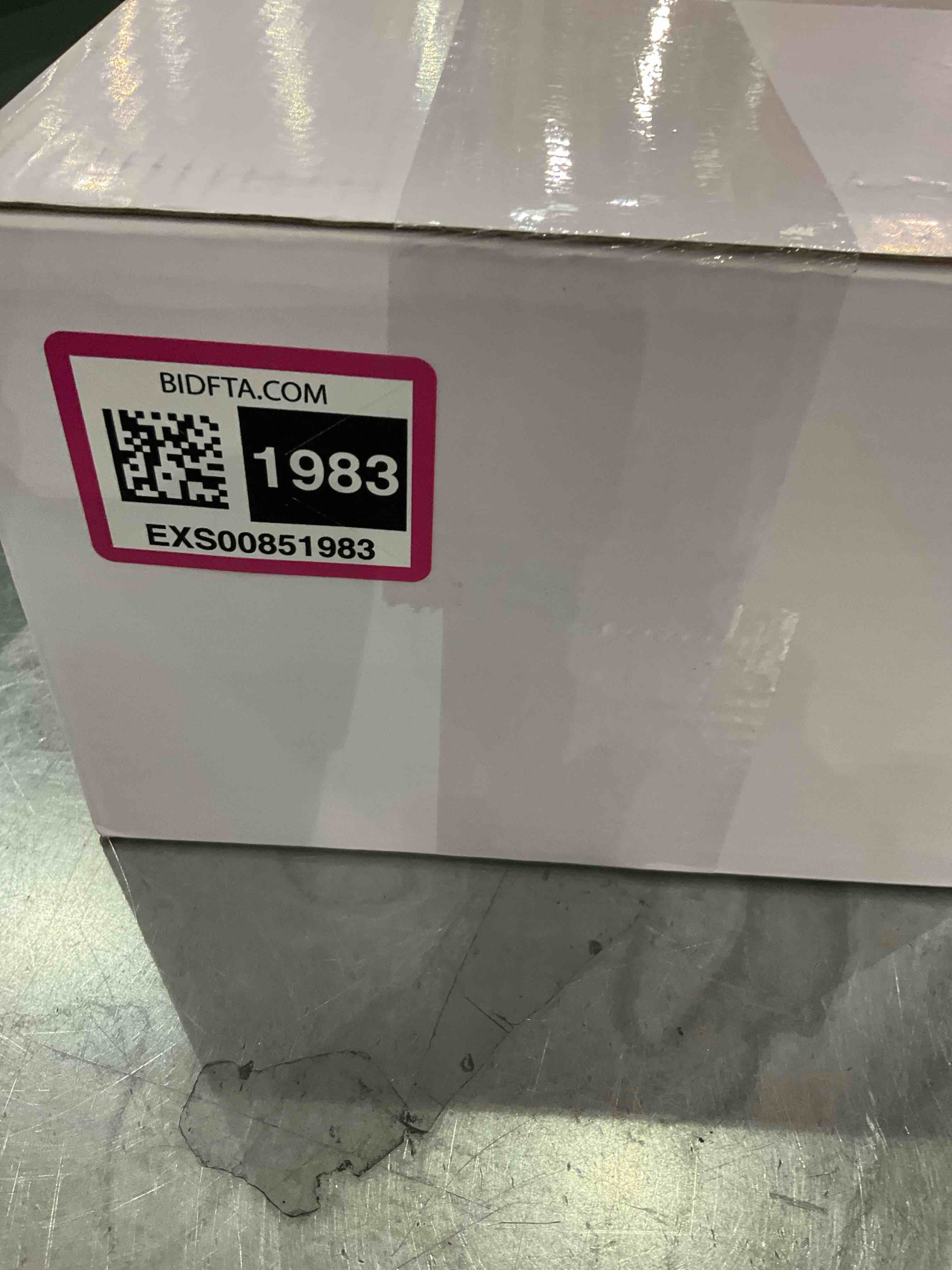 https://s3.amazonaws.com/lotting-images-prod/bidfta/EXS00851983_1704901494093.jpeg