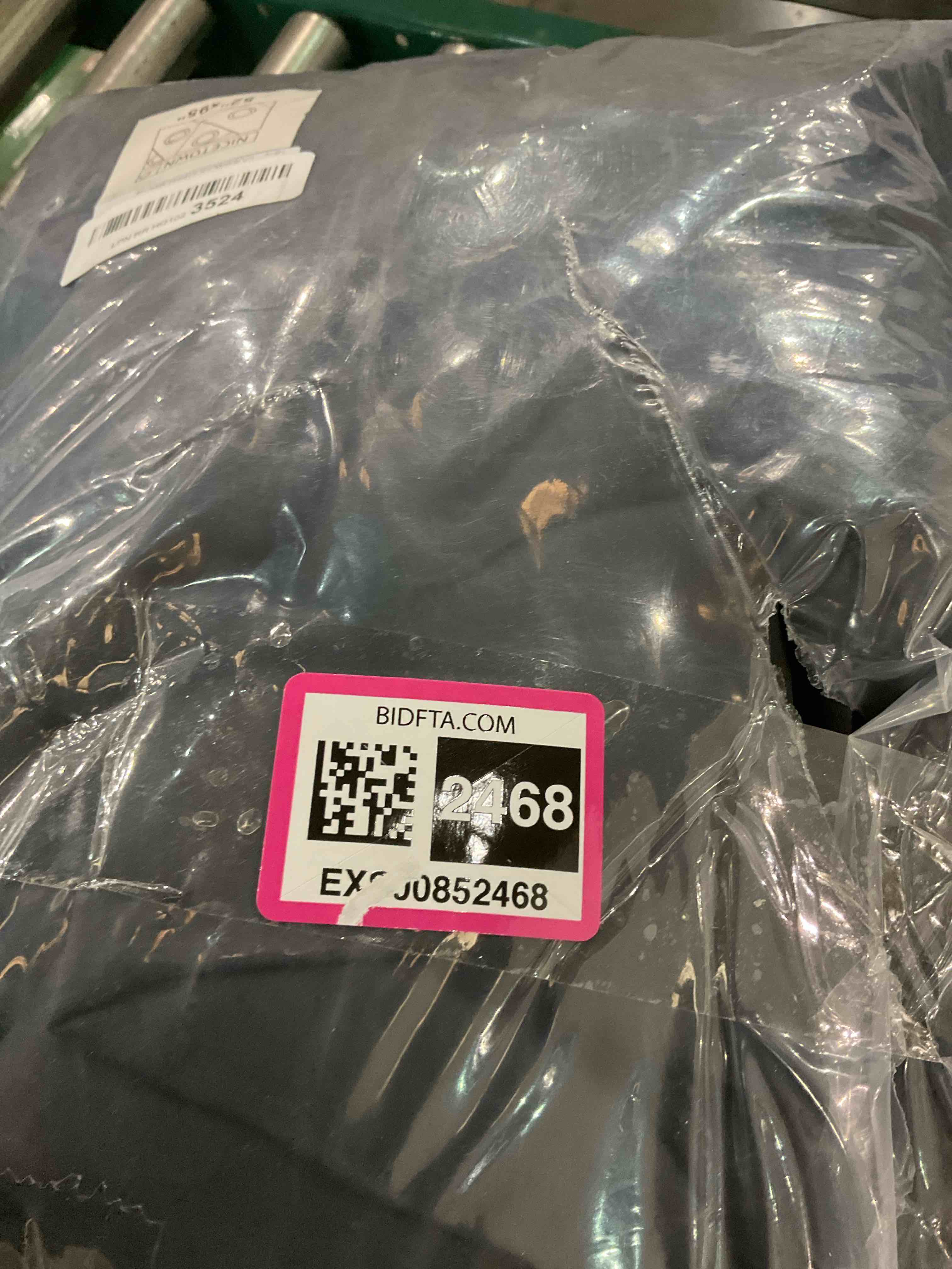 https://s3.amazonaws.com/lotting-images-prod/bidfta/EXS00852468_1704466929982.jpeg