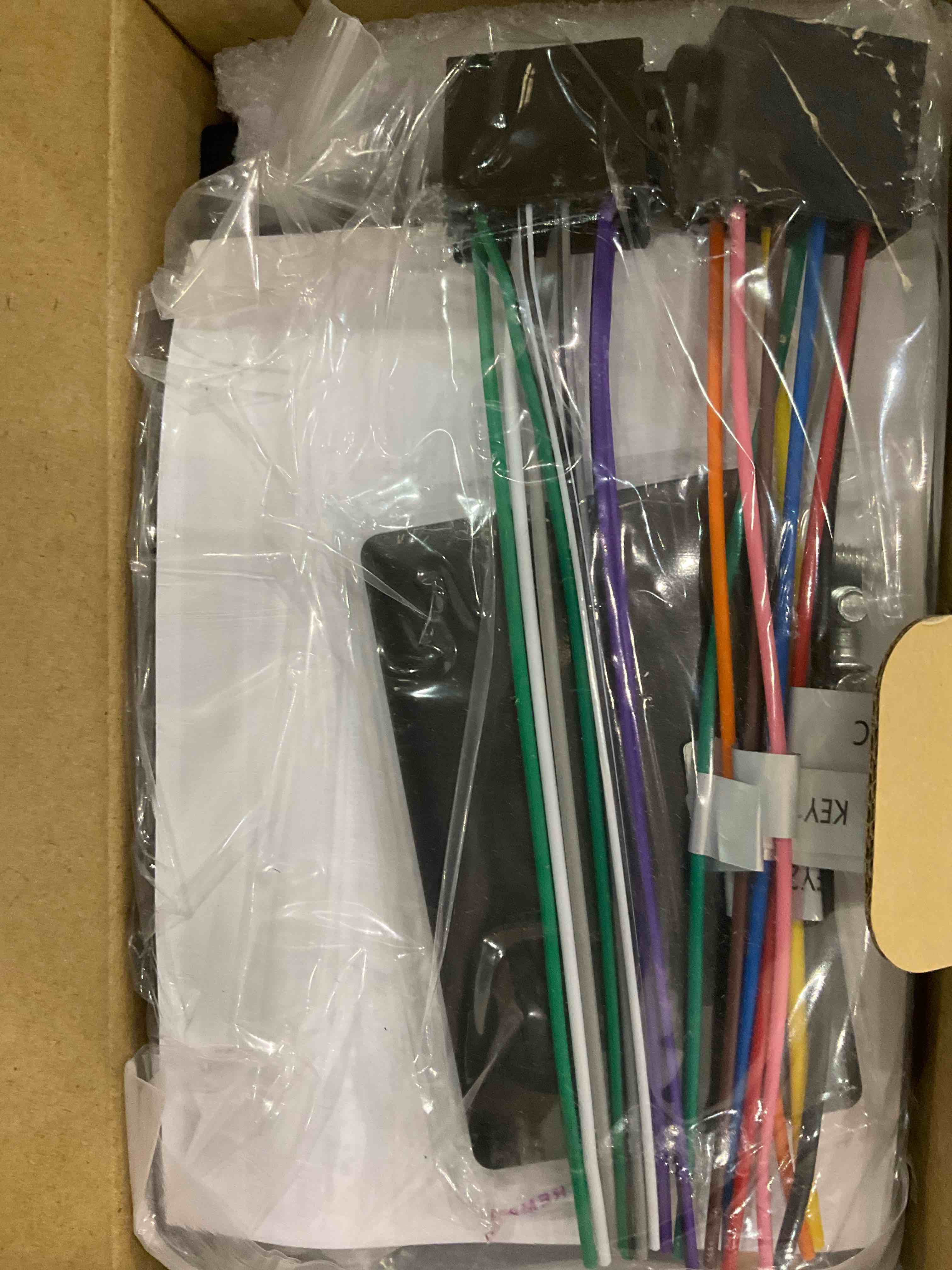 https://s3.amazonaws.com/lotting-images-prod/bidfta/EXS00852829_1703861013529.jpeg