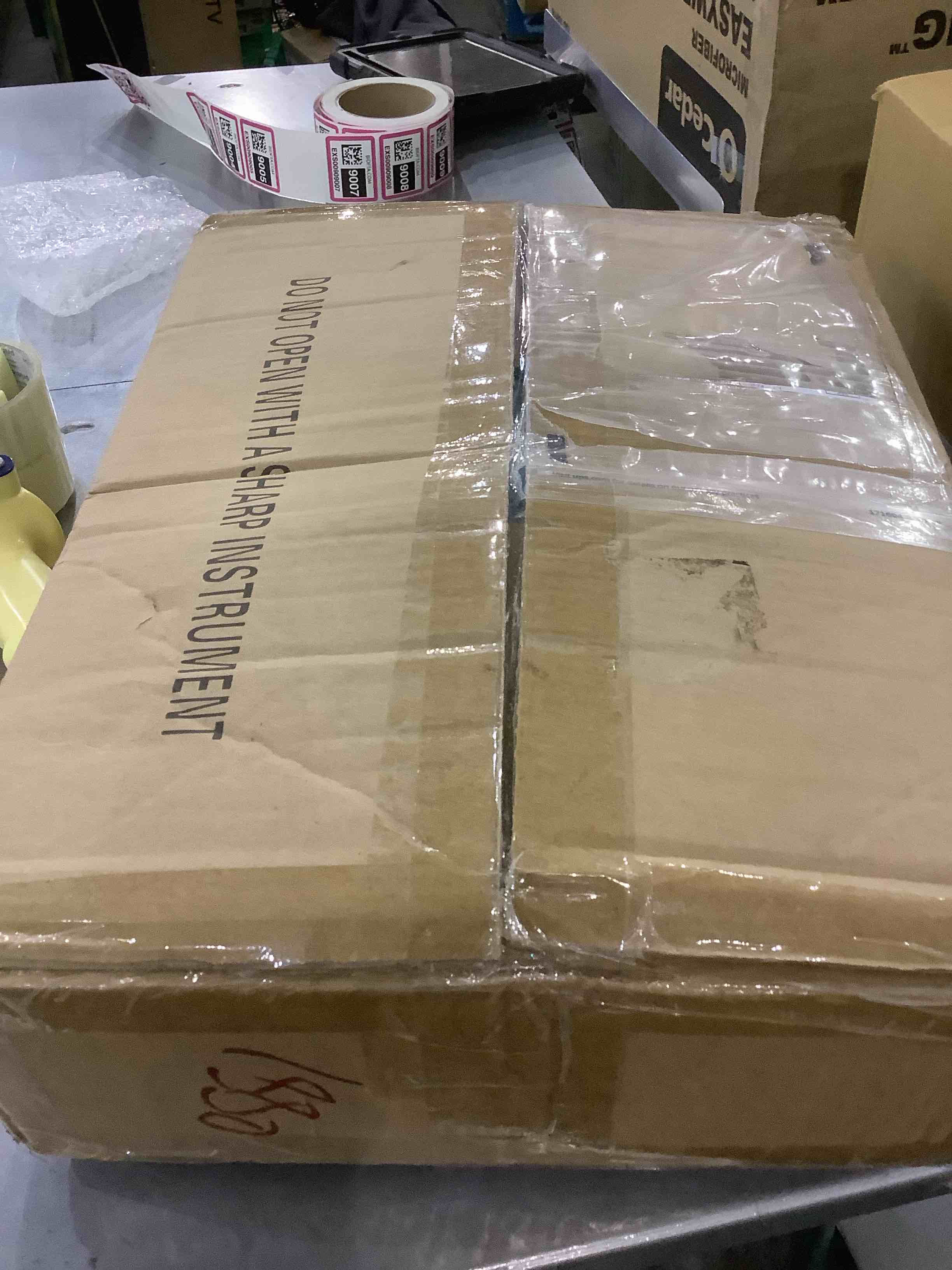 https://s3.amazonaws.com/lotting-images-prod/bidfta/EXS00853530_1703854685089.jpeg
