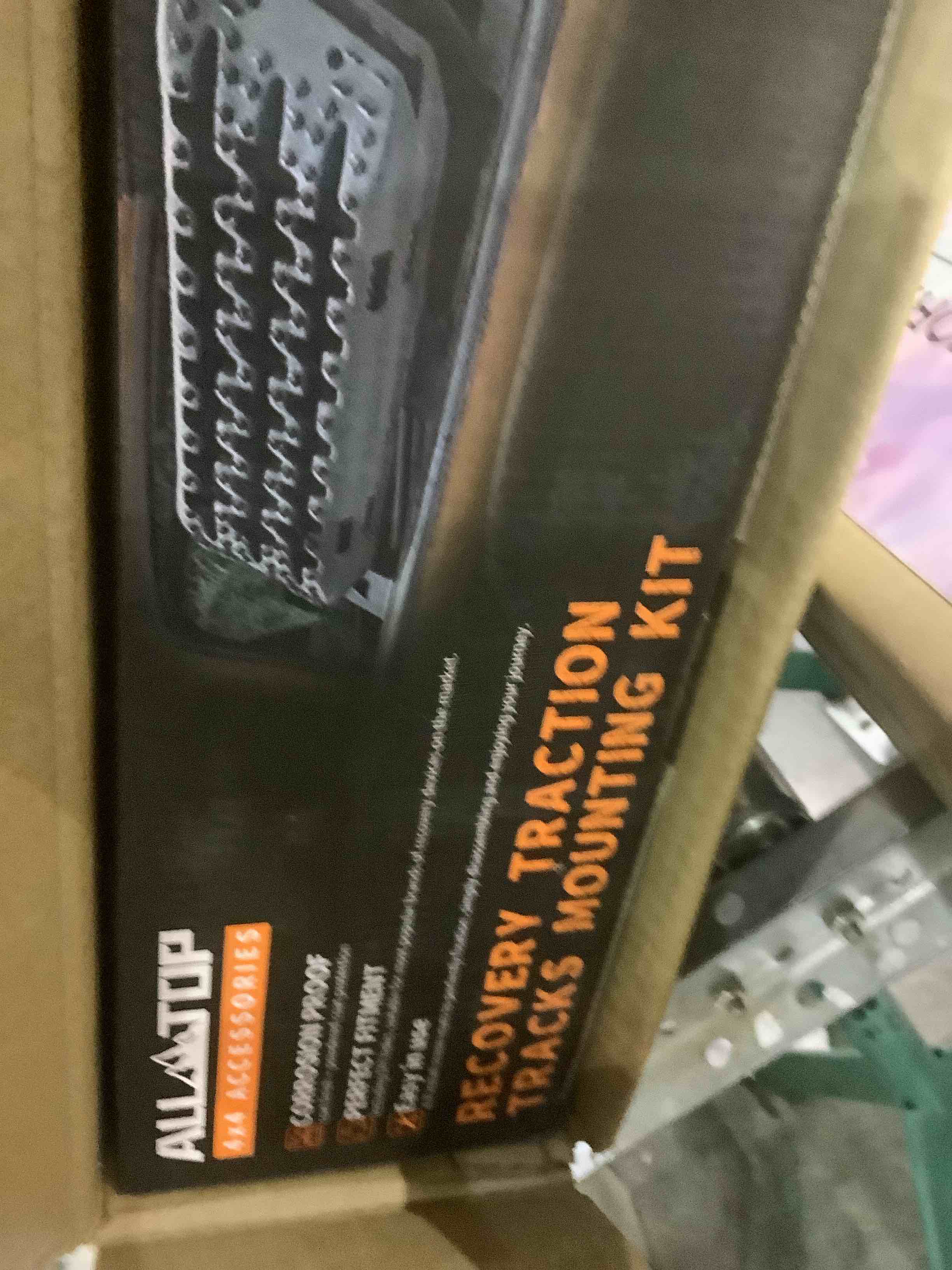 https://s3.amazonaws.com/lotting-images-prod/bidfta/EXS00853684_1704200276671.jpeg