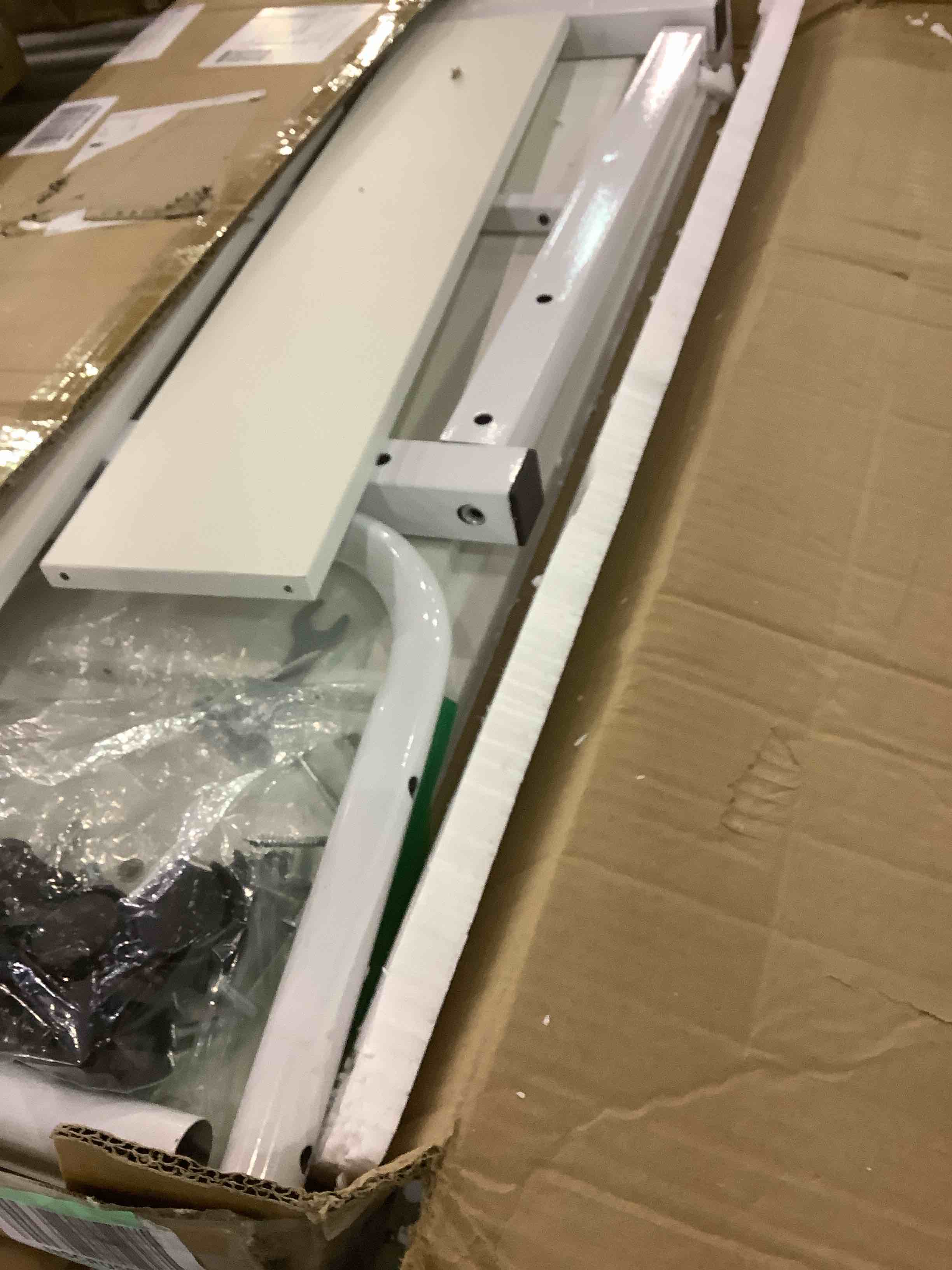 https://s3.amazonaws.com/lotting-images-prod/bidfta/EXS00853686_1704200576177.jpeg
