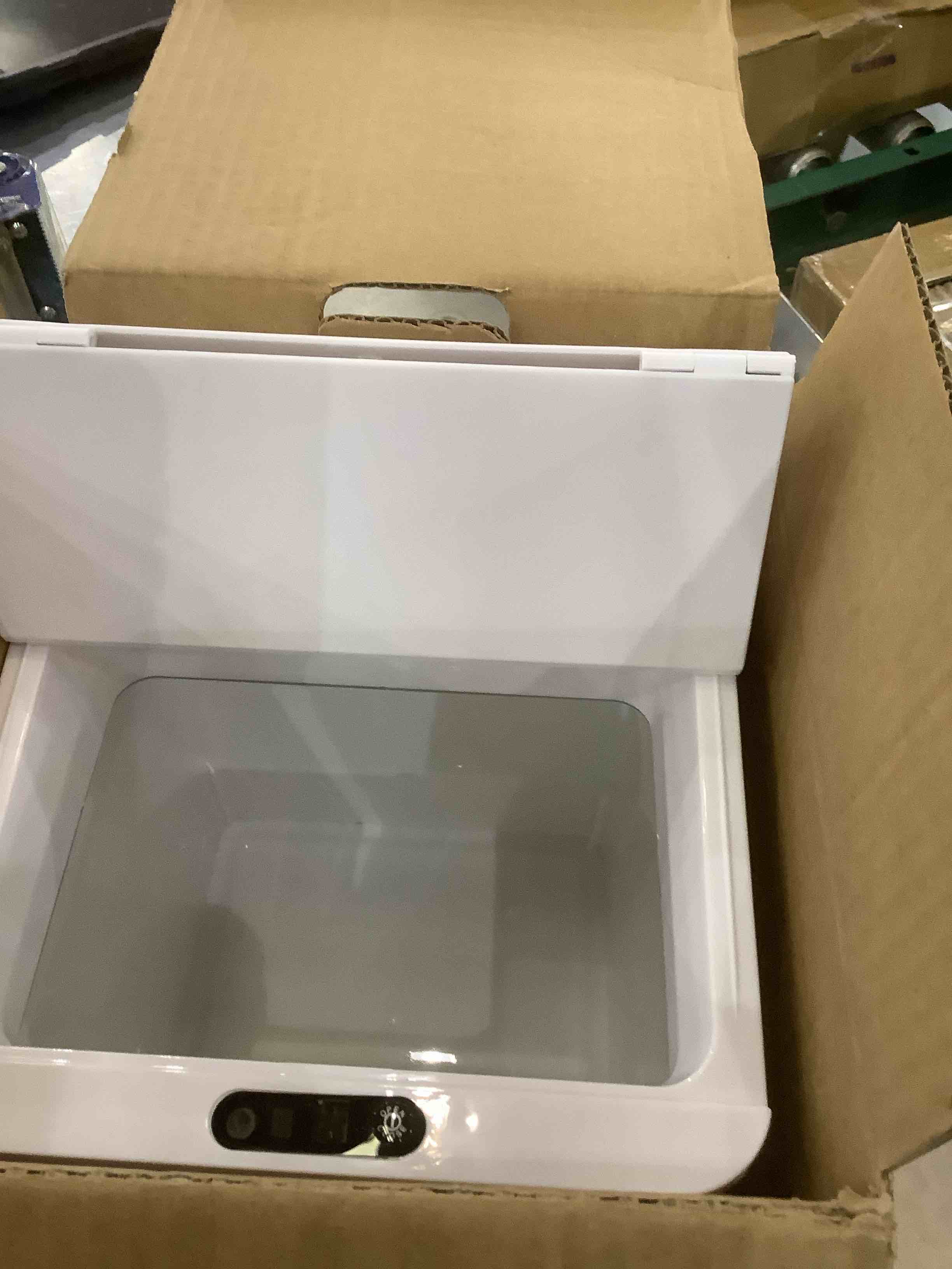 https://s3.amazonaws.com/lotting-images-prod/bidfta/EXS00853765_1704224100879.jpeg