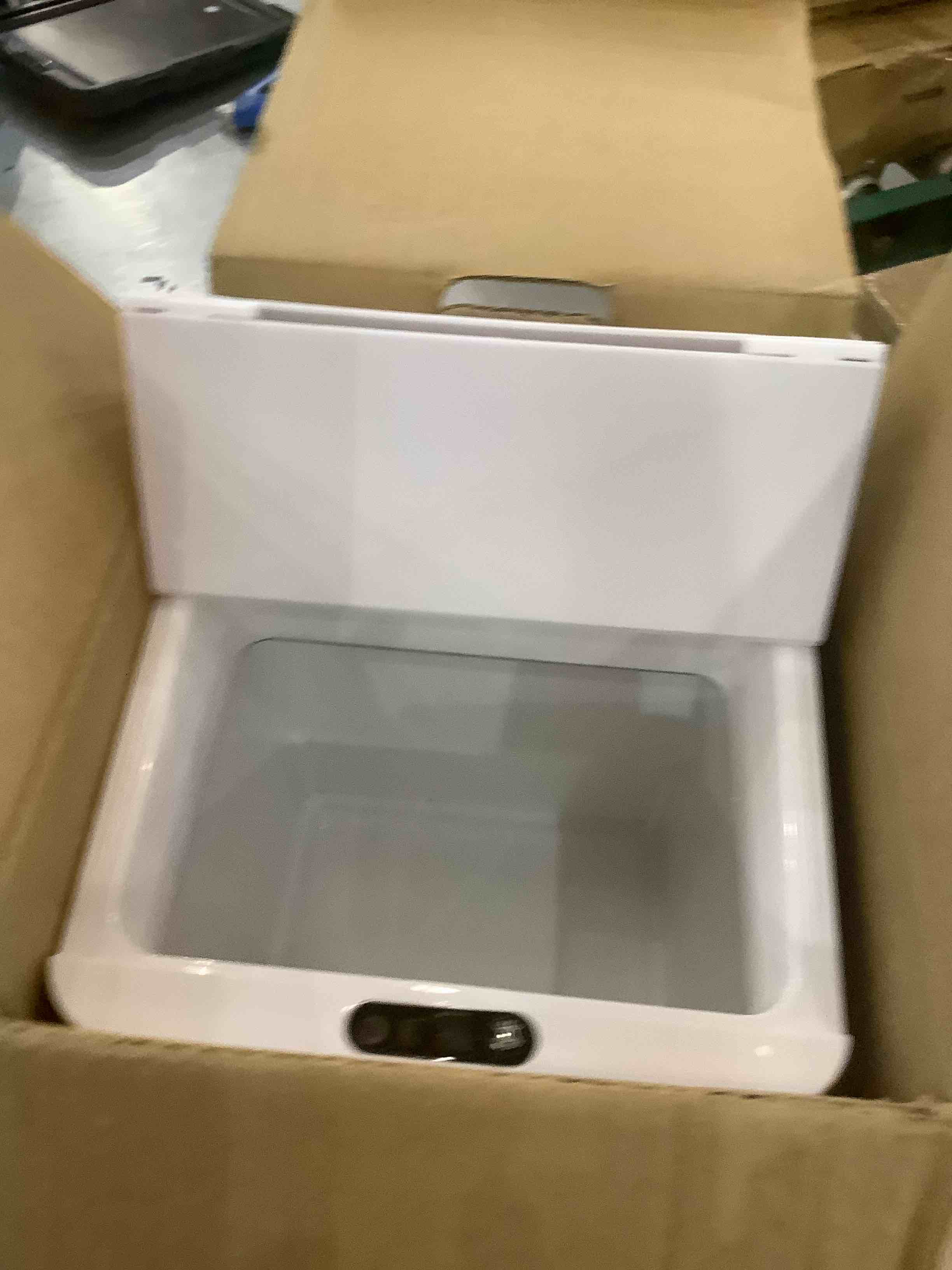 https://s3.amazonaws.com/lotting-images-prod/bidfta/EXS00853765_1704224102702.jpeg