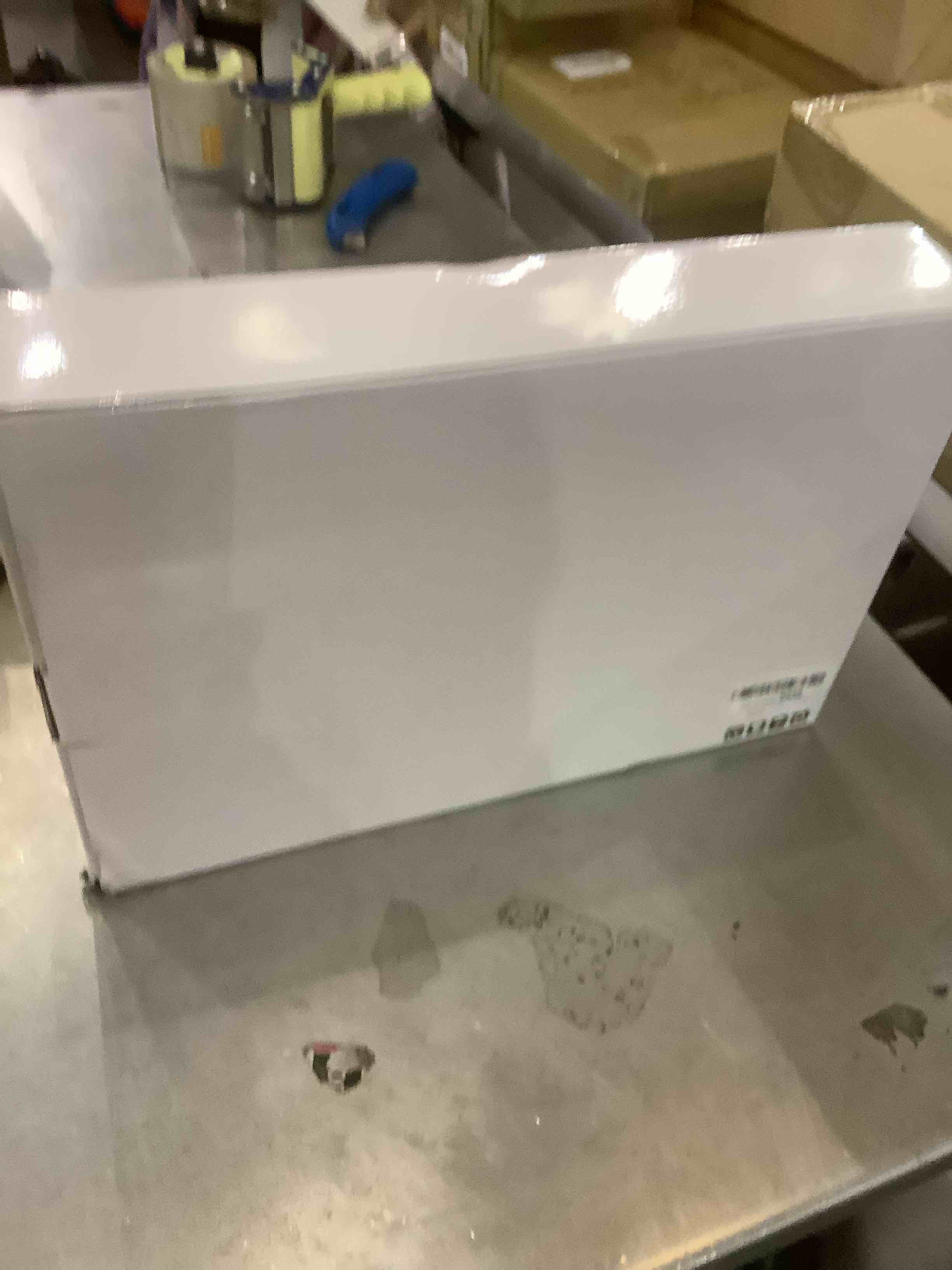 https://s3.amazonaws.com/lotting-images-prod/bidfta/EXS00853916_1704398466235.jpeg