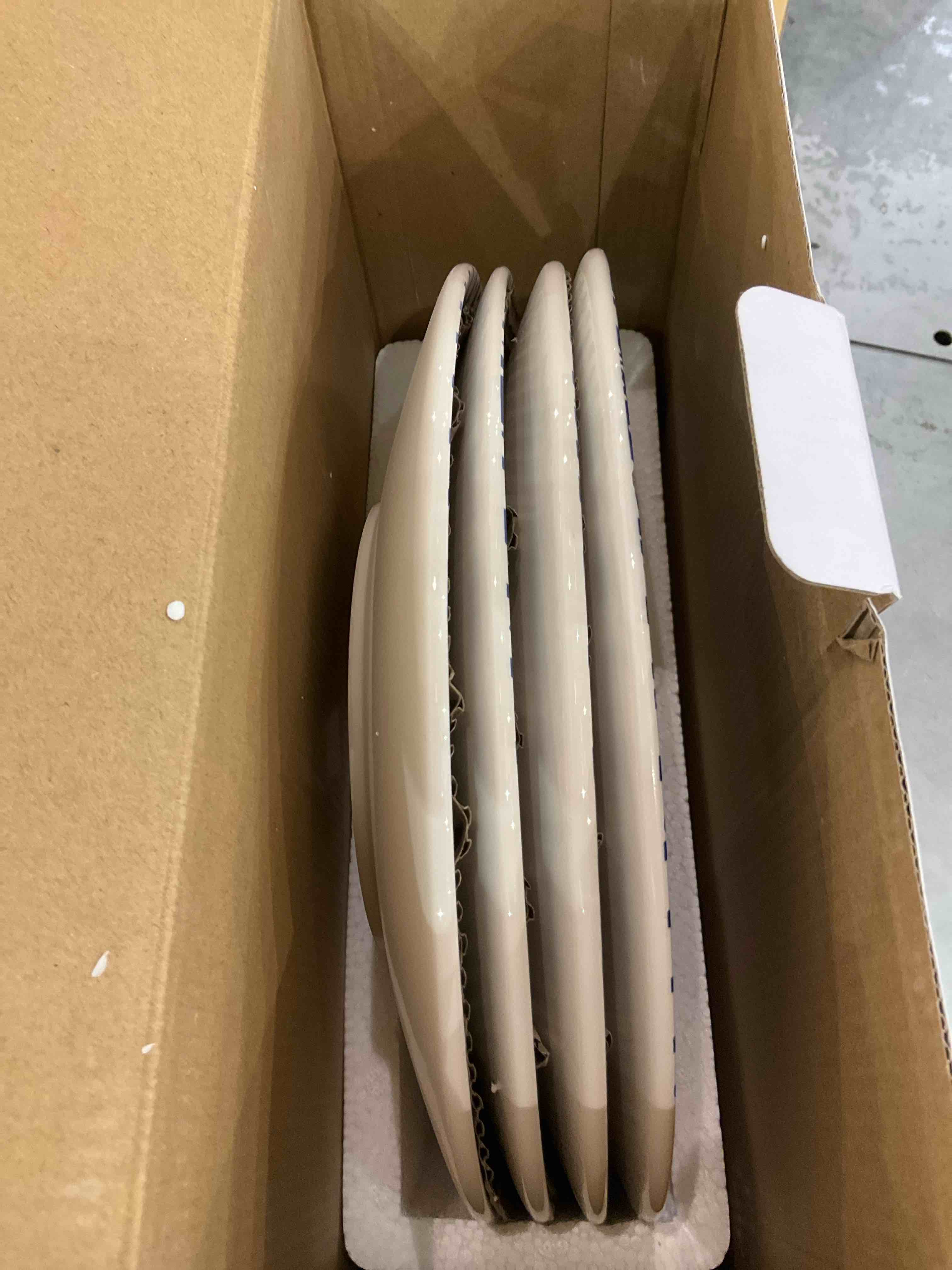 https://s3.amazonaws.com/lotting-images-prod/bidfta/EXS00854104_1703775803113.jpeg