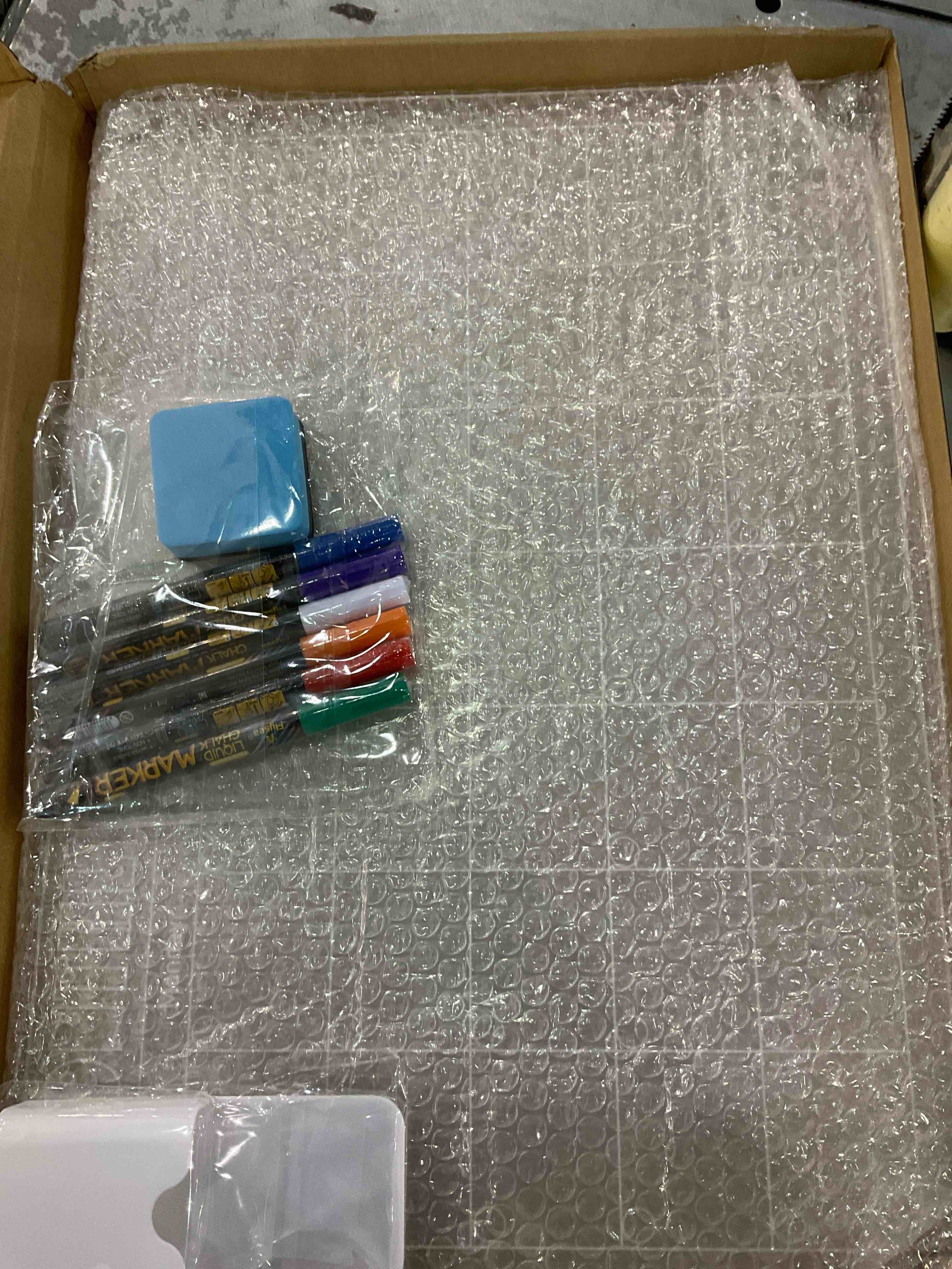https://s3.amazonaws.com/lotting-images-prod/bidfta/EXS00854243_1703857604467.jpeg