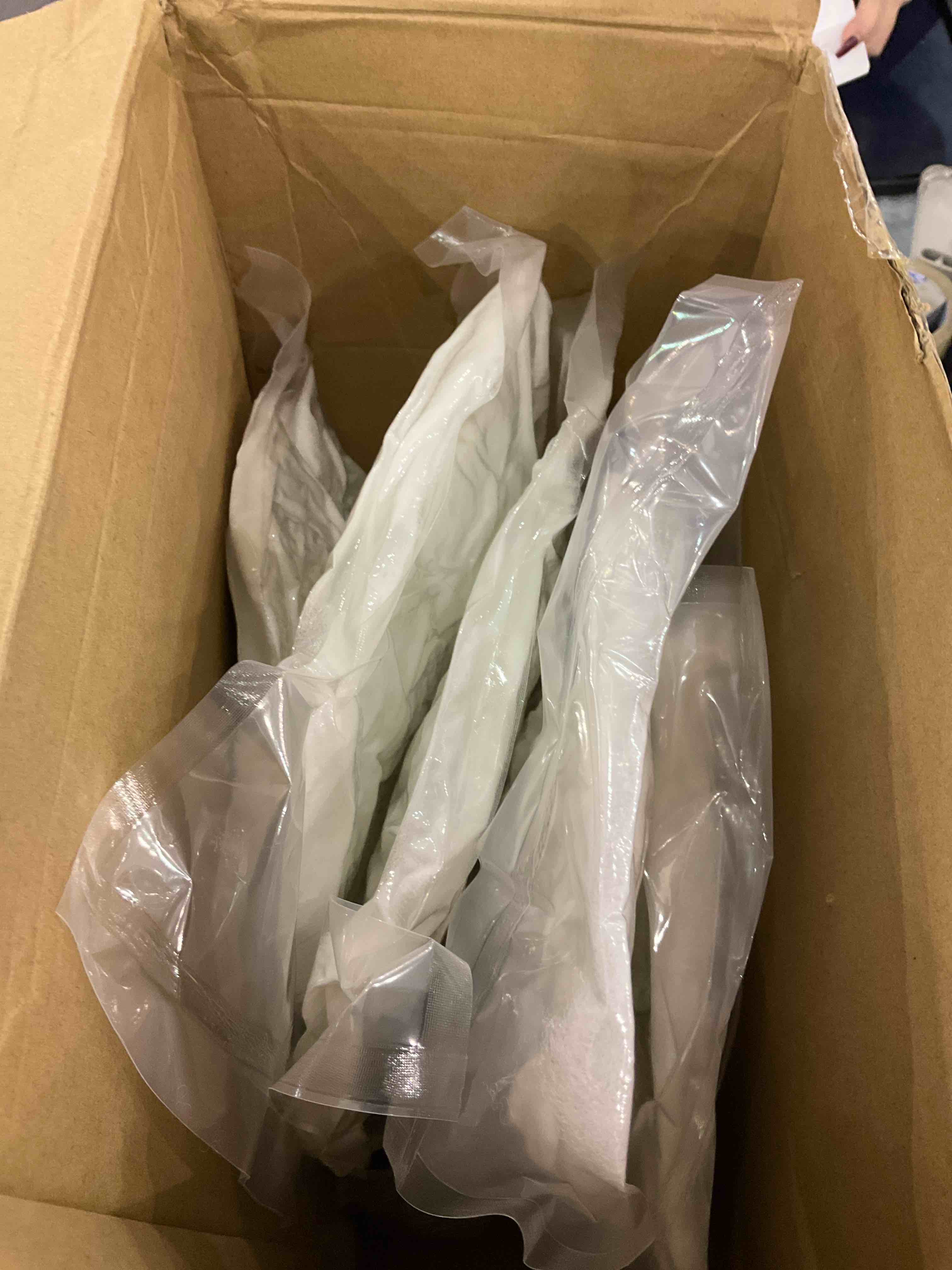 https://s3.amazonaws.com/lotting-images-prod/bidfta/EXS00854259_1703860929475.jpeg