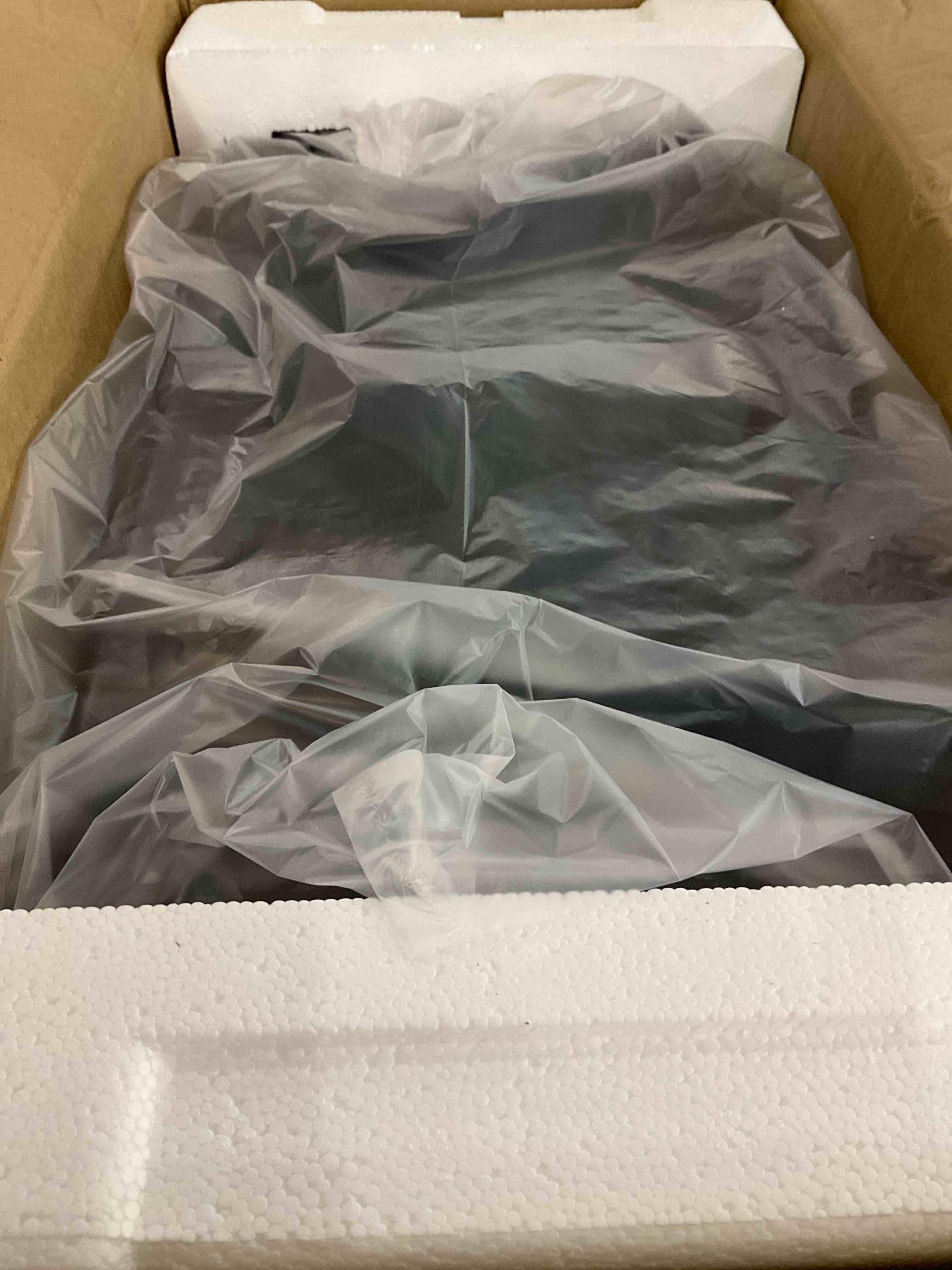 https://s3.amazonaws.com/lotting-images-prod/bidfta/EXS00854439_1704207385030.jpeg