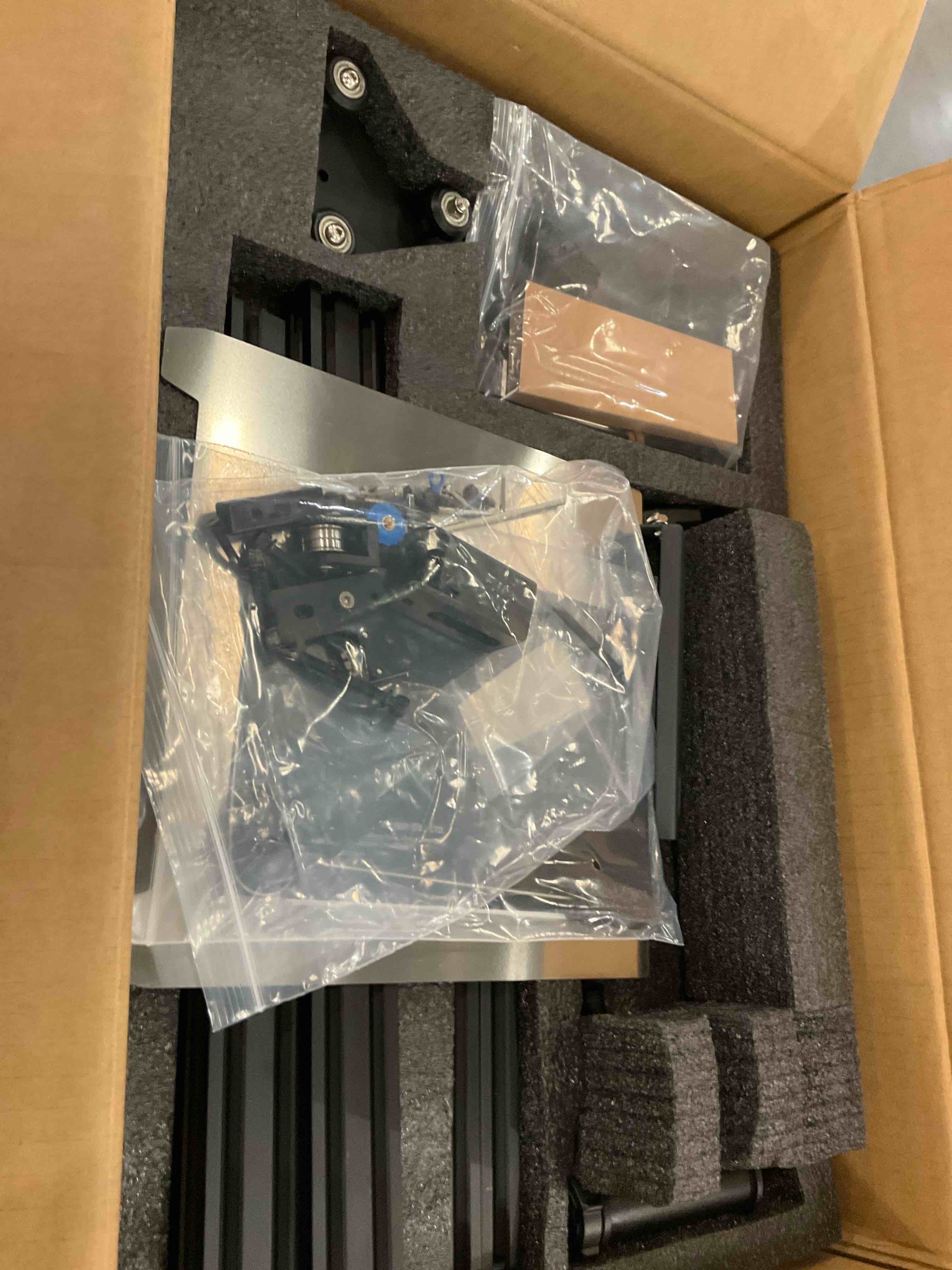 https://s3.amazonaws.com/lotting-images-prod/bidfta/EXS00854561_1705942413528.jpeg