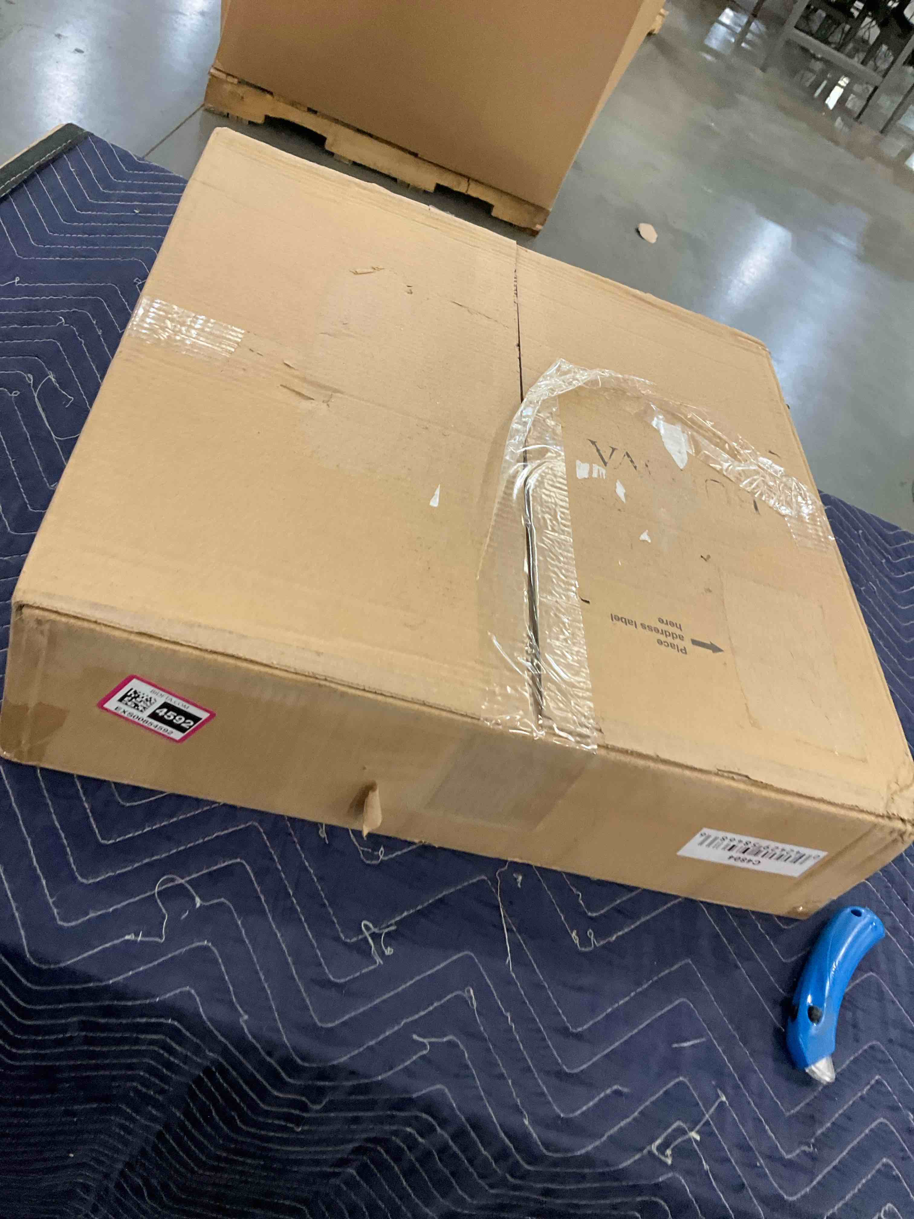 https://s3.amazonaws.com/lotting-images-prod/bidfta/EXS00854592_1705951202740.jpeg