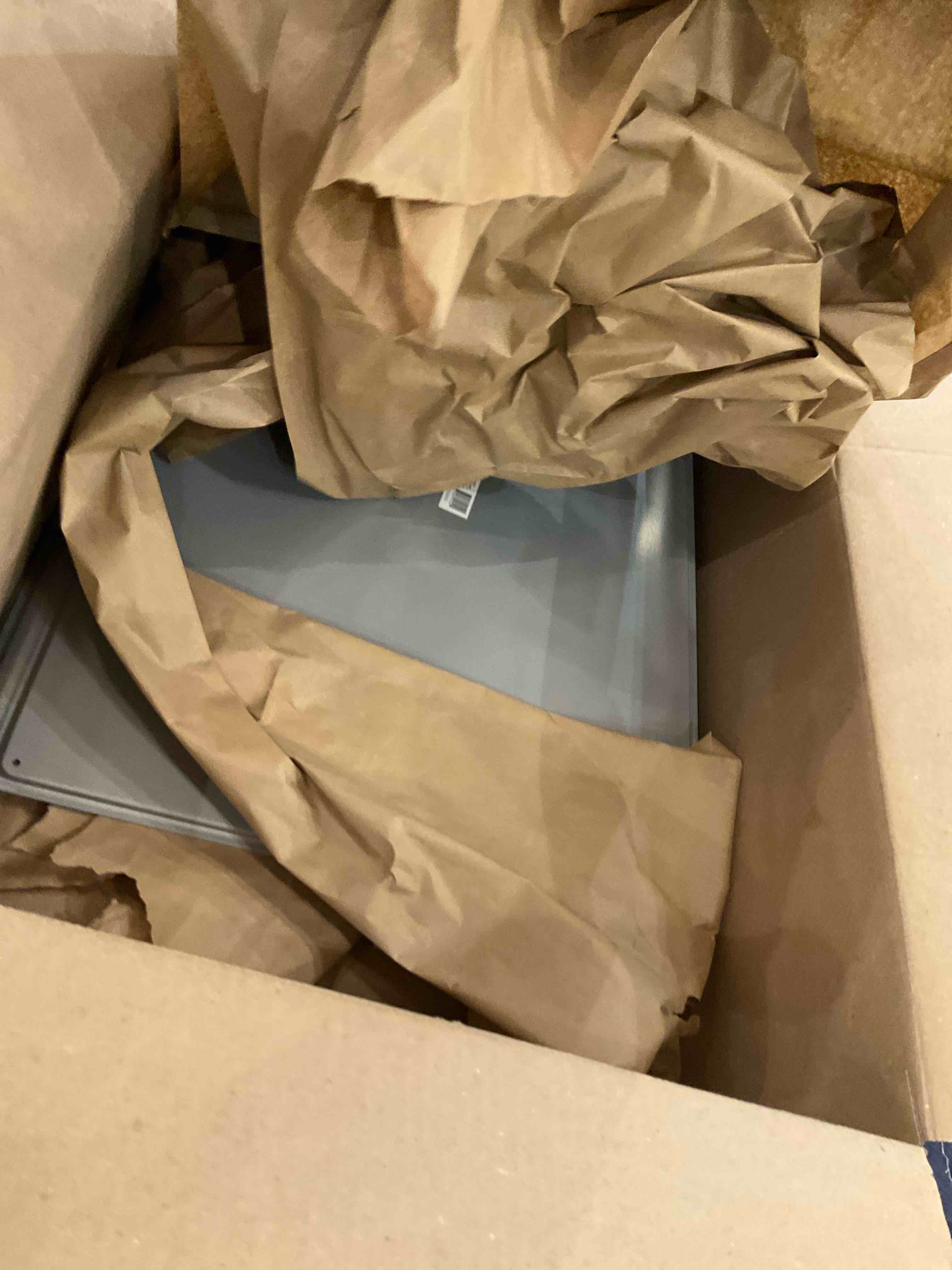 https://s3.amazonaws.com/lotting-images-prod/bidfta/EXS00854595_1705951589501.jpeg