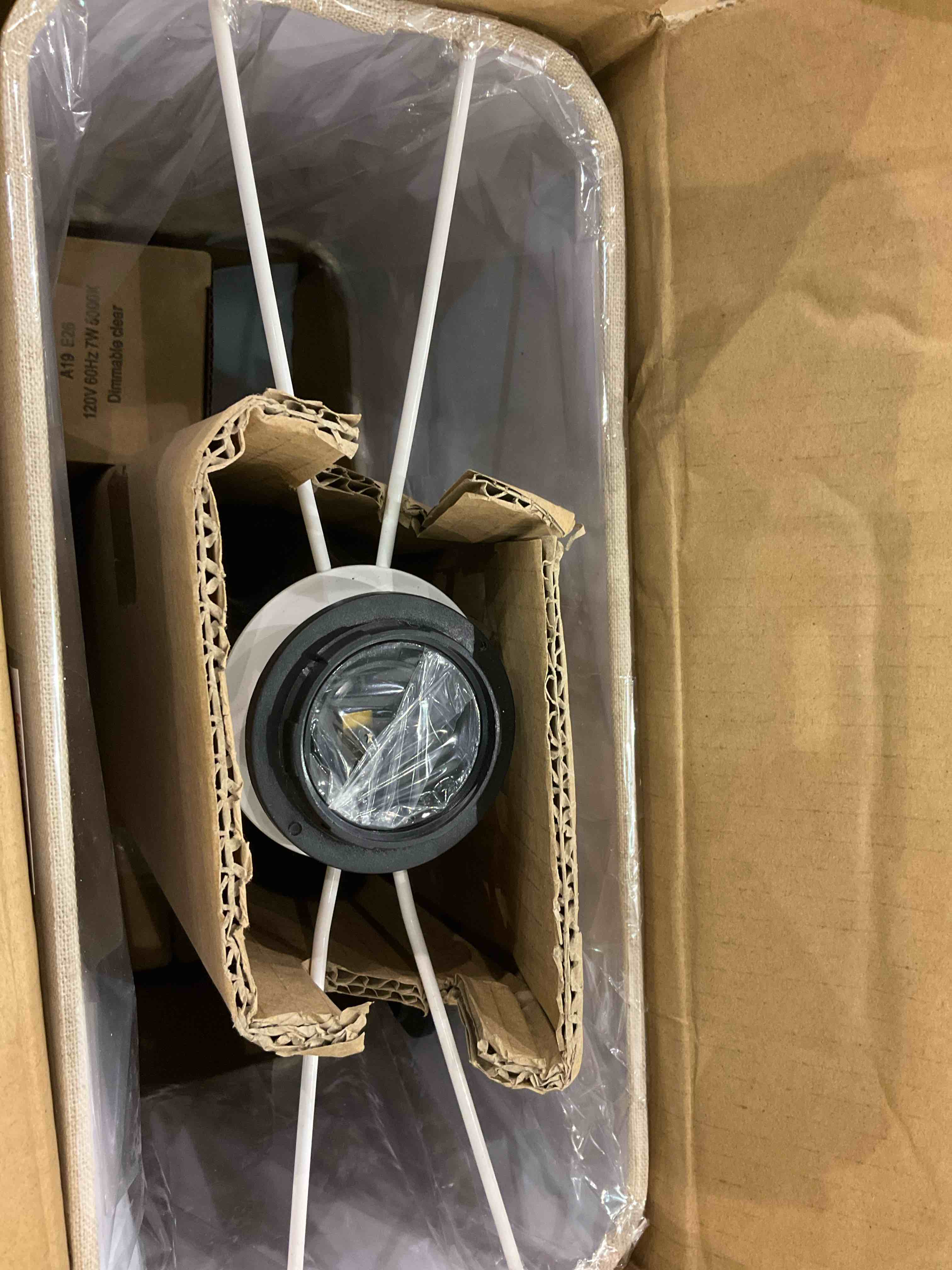 https://s3.amazonaws.com/lotting-images-prod/bidfta/EXS00856680_1704370695236.jpeg