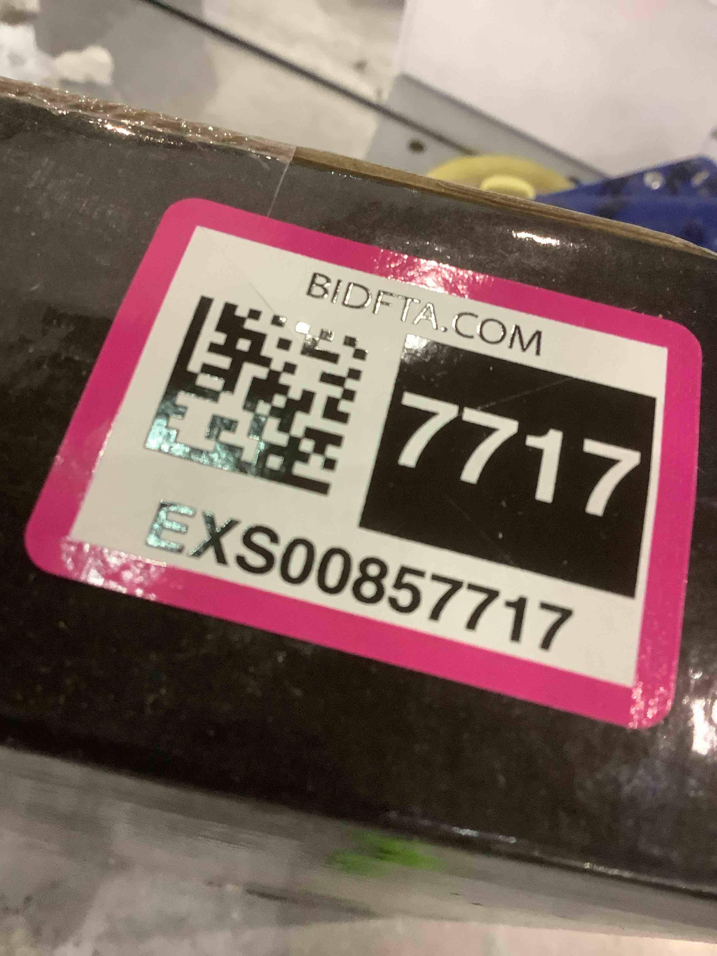 https://s3.amazonaws.com/lotting-images-prod/bidfta/EXS00857717_1703766730188.jpeg