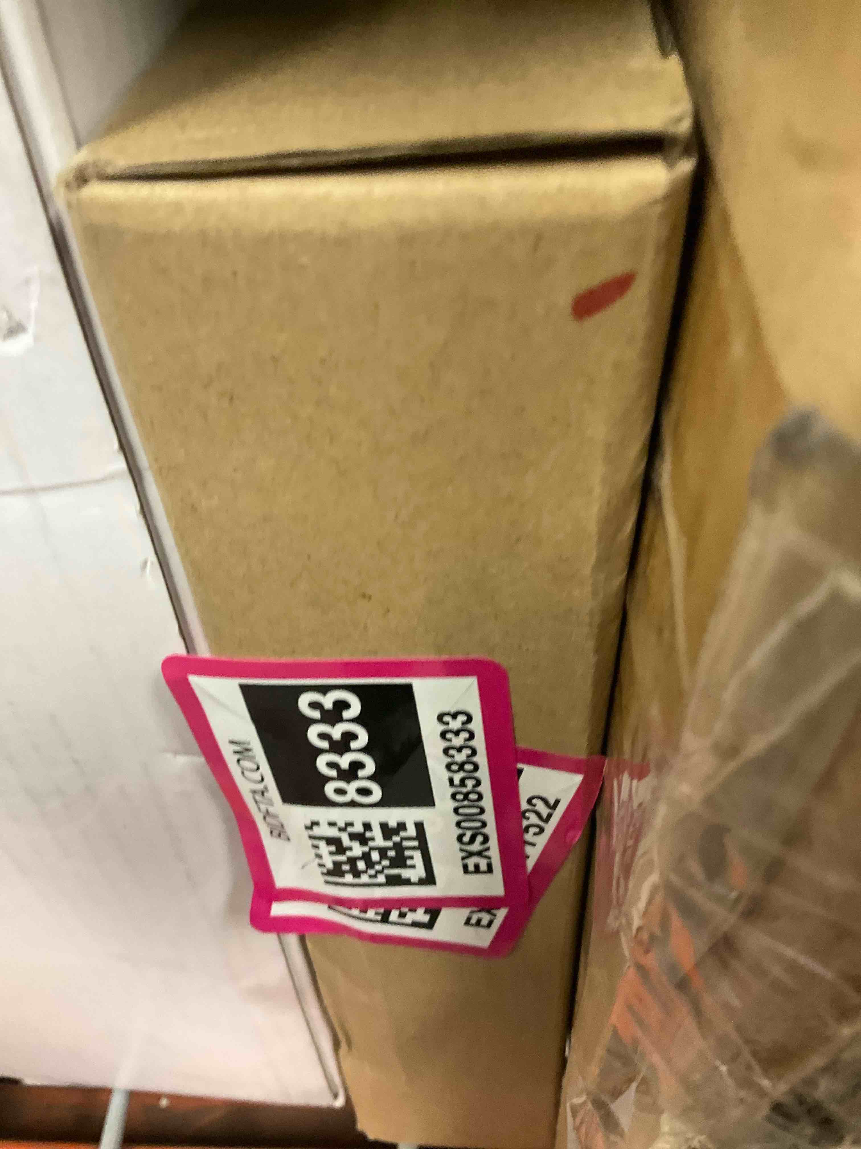 https://s3.amazonaws.com/lotting-images-prod/bidfta/EXS00858333_1705956356927.jpeg