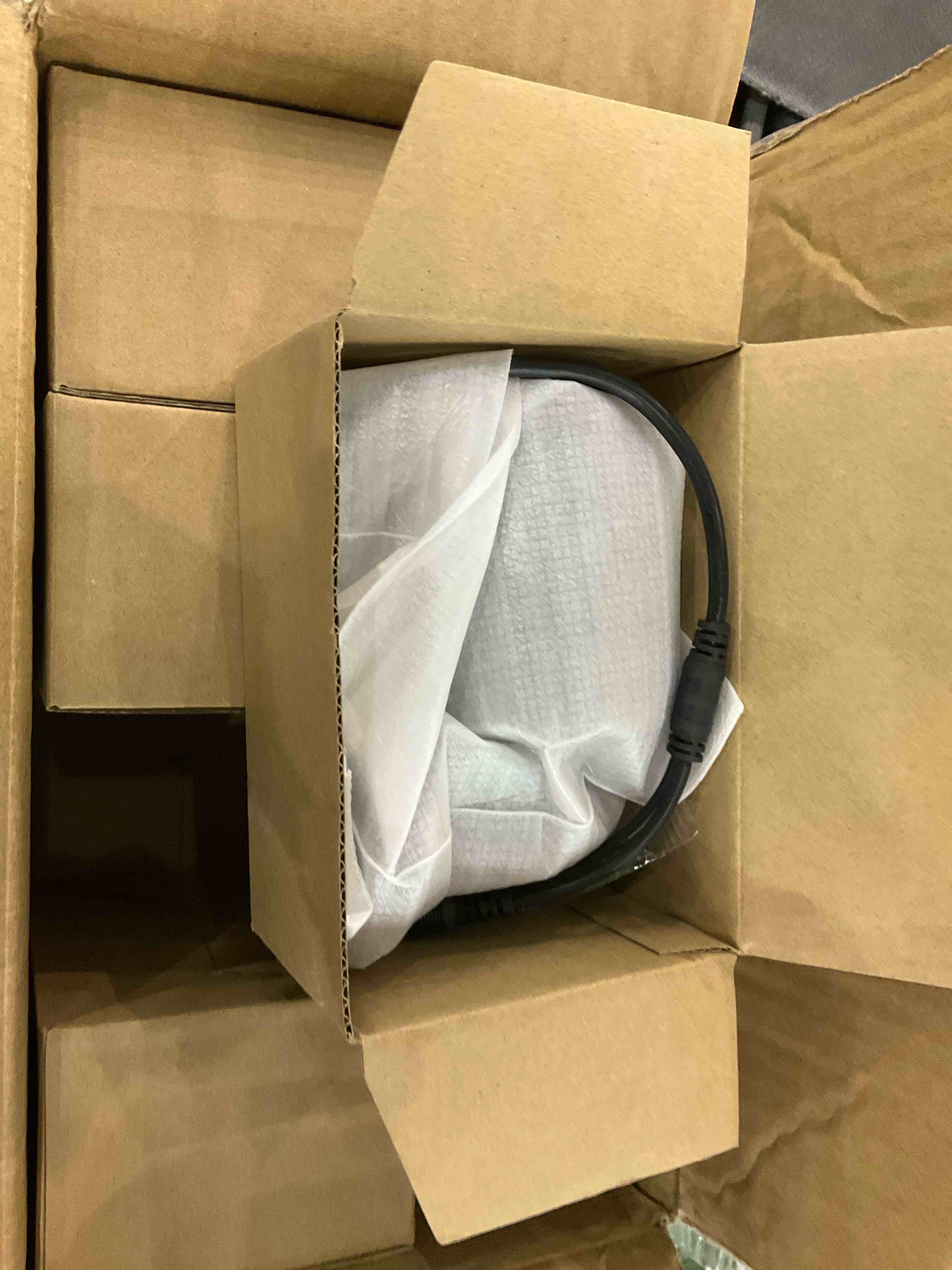 https://s3.amazonaws.com/lotting-images-prod/bidfta/EXS00858513_1704285115872.jpeg