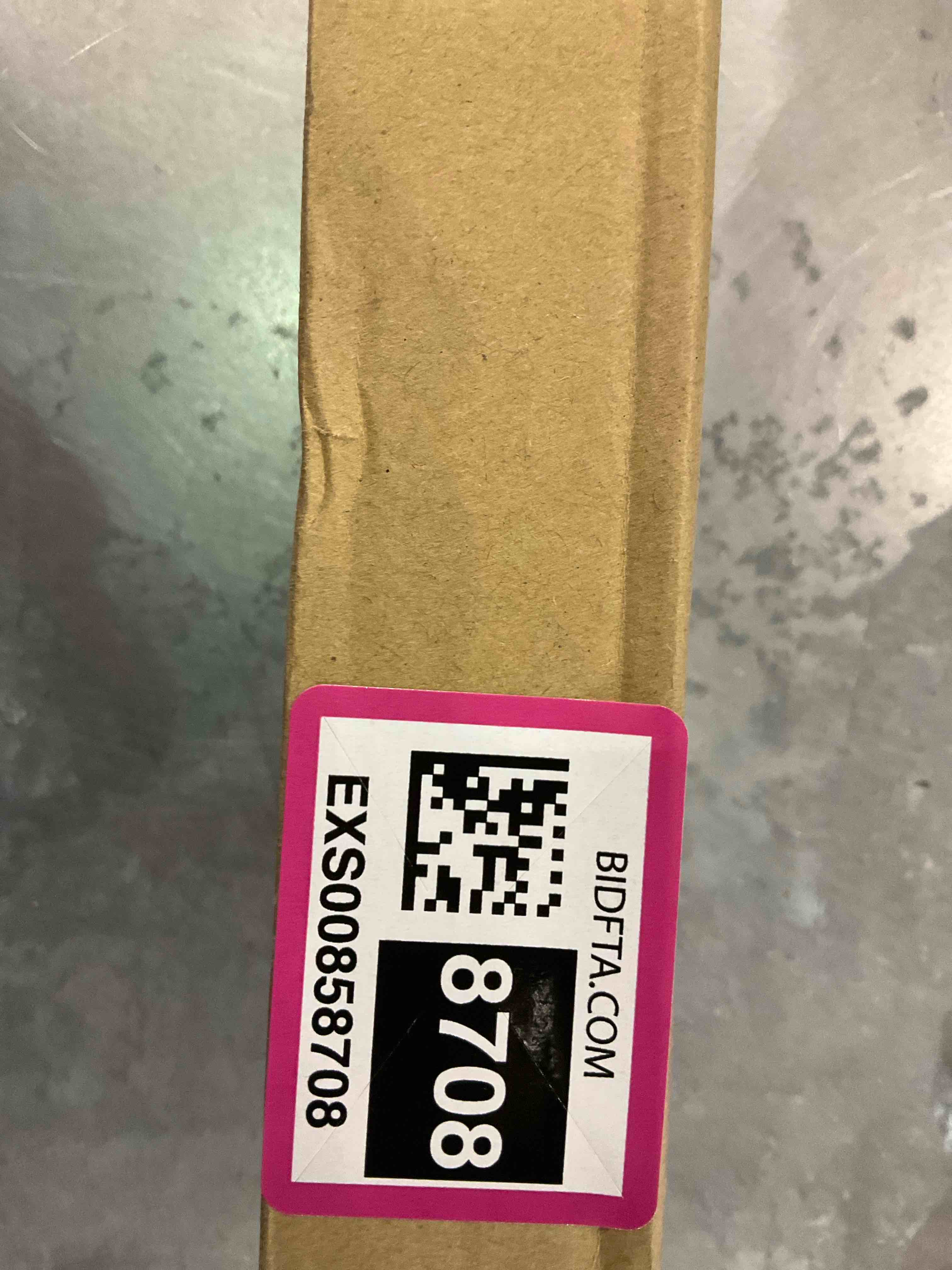 https://s3.amazonaws.com/lotting-images-prod/bidfta/EXS00858708_1704458902530.jpeg