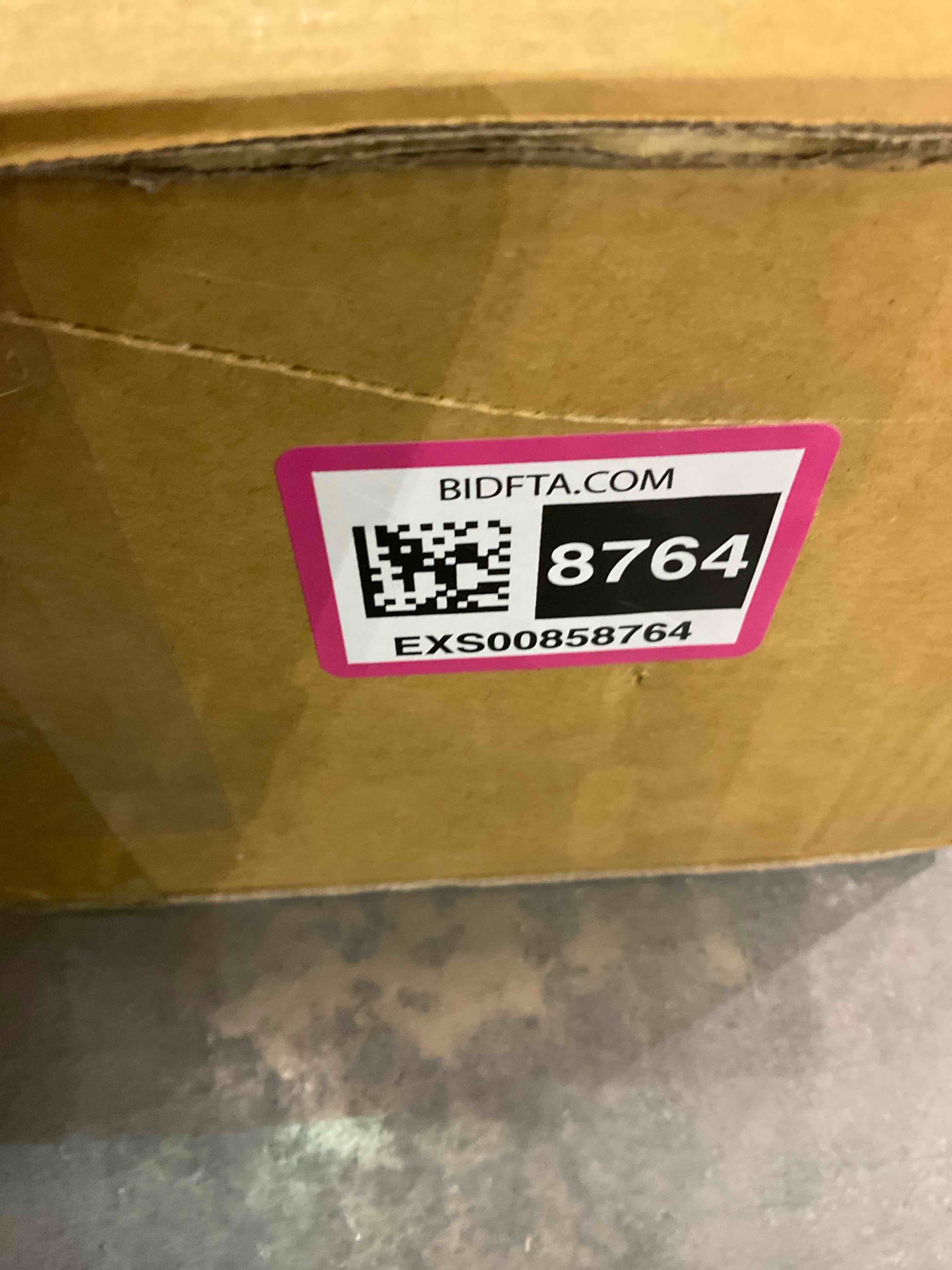 https://s3.amazonaws.com/lotting-images-prod/bidfta/EXS00858764_1704469762790.jpeg
