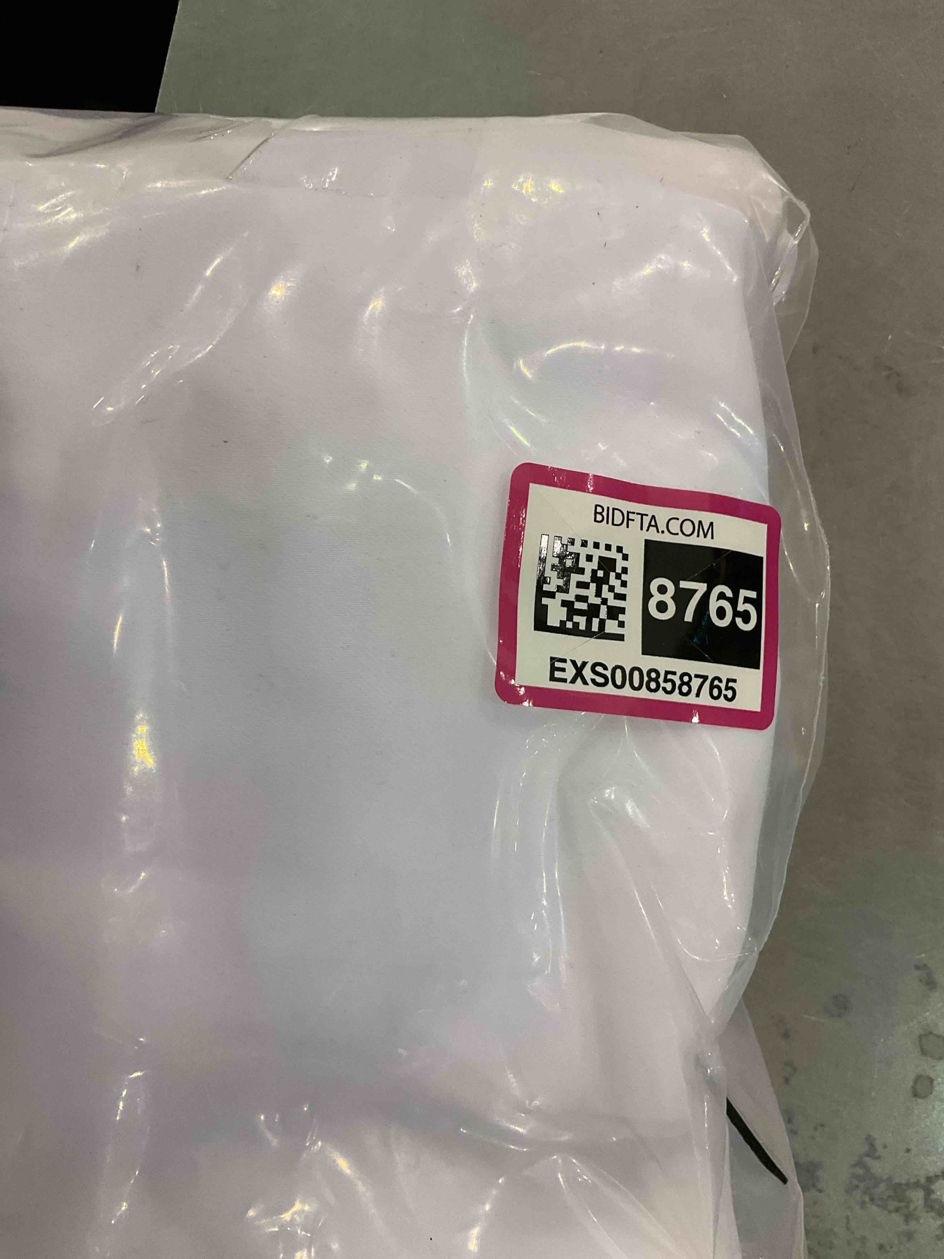 https://s3.amazonaws.com/lotting-images-prod/bidfta/EXS00858765_1704470000717.jpeg