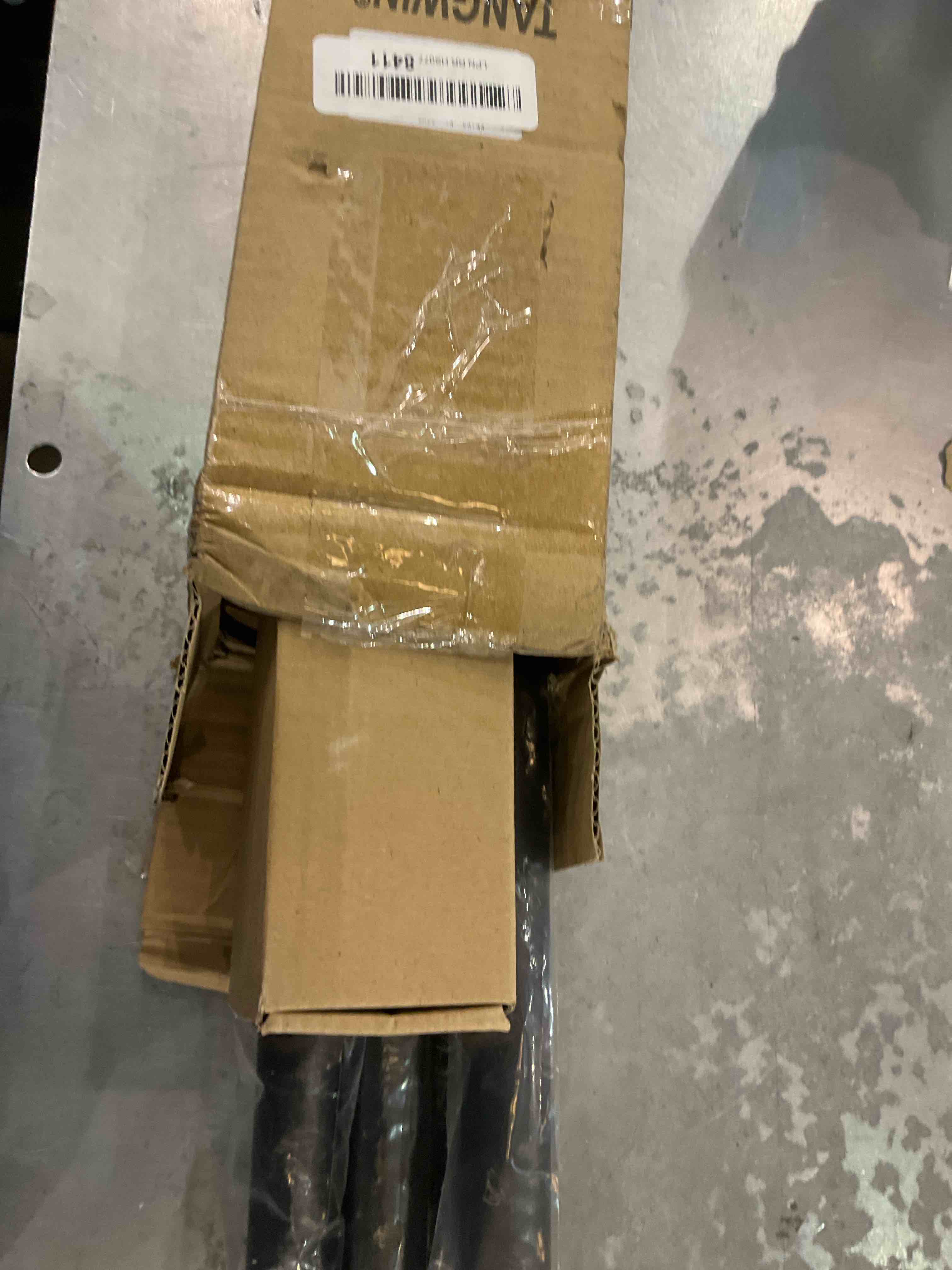 https://s3.amazonaws.com/lotting-images-prod/bidfta/EXS00858776_1704471793961.jpeg
