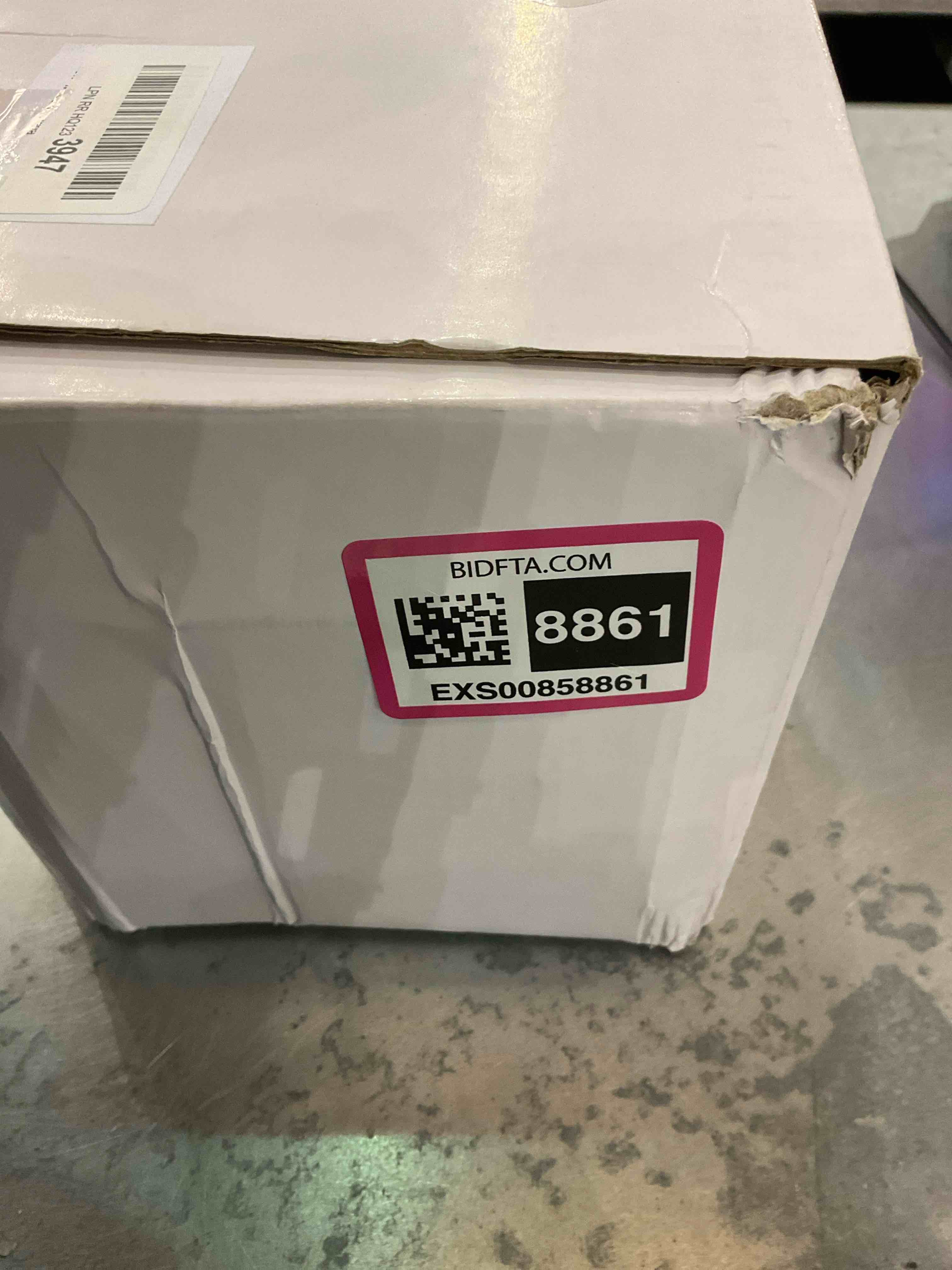 https://s3.amazonaws.com/lotting-images-prod/bidfta/EXS00858861_1704732198479.jpeg