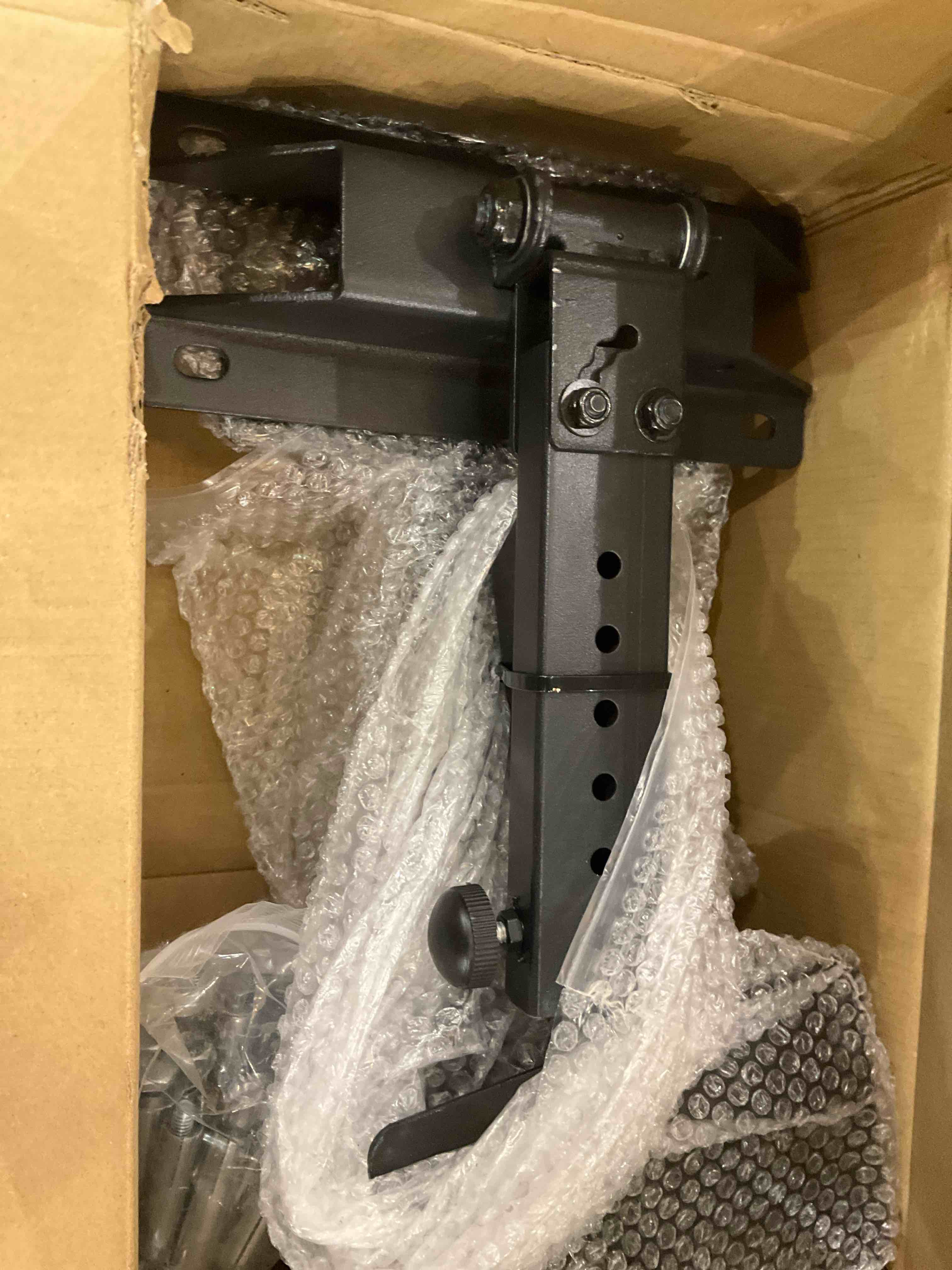 https://s3.amazonaws.com/lotting-images-prod/bidfta/EXS00858885_1704738674566.jpeg