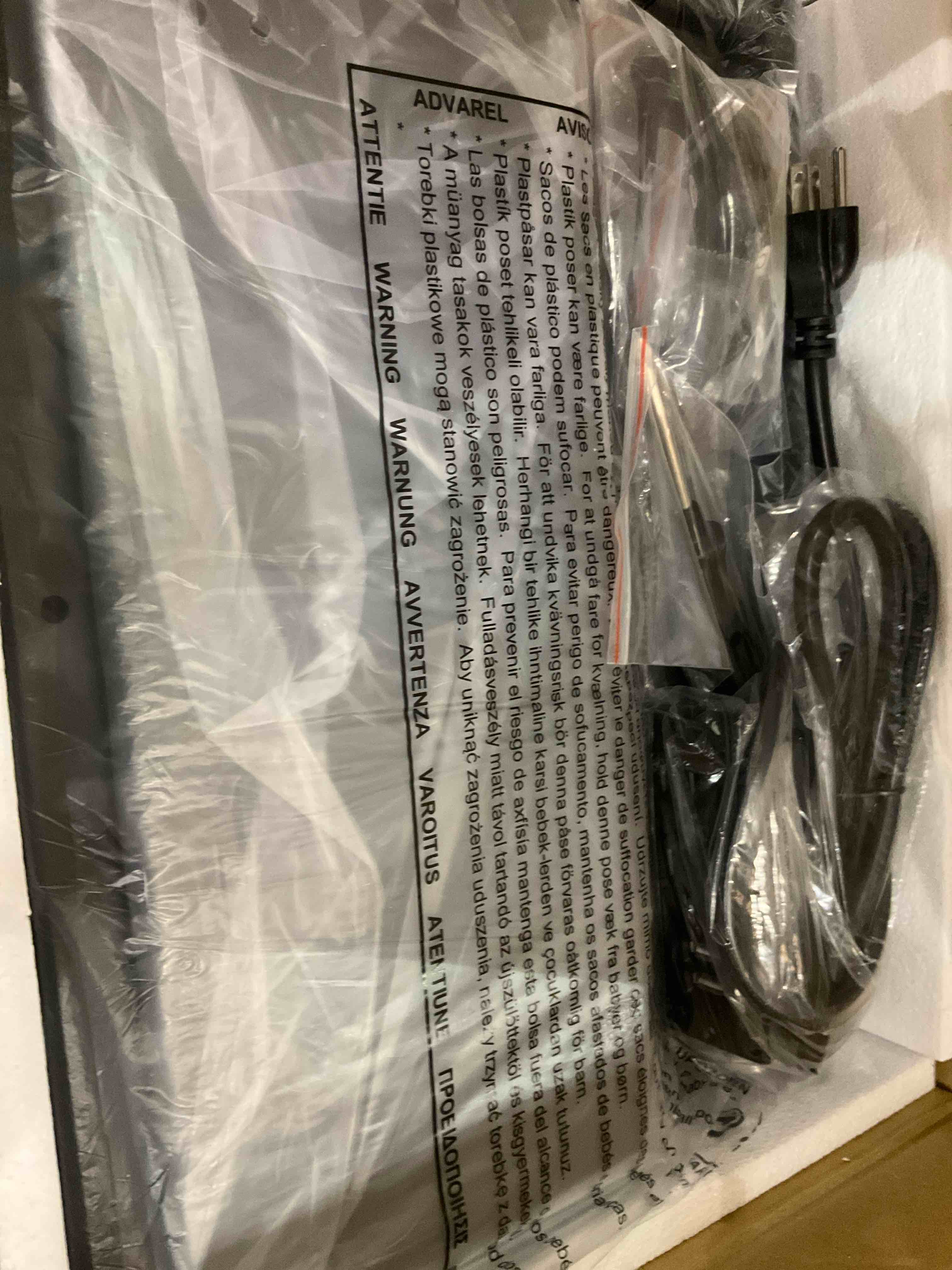 https://s3.amazonaws.com/lotting-images-prod/bidfta/EXS00858933_1704747736424.jpeg