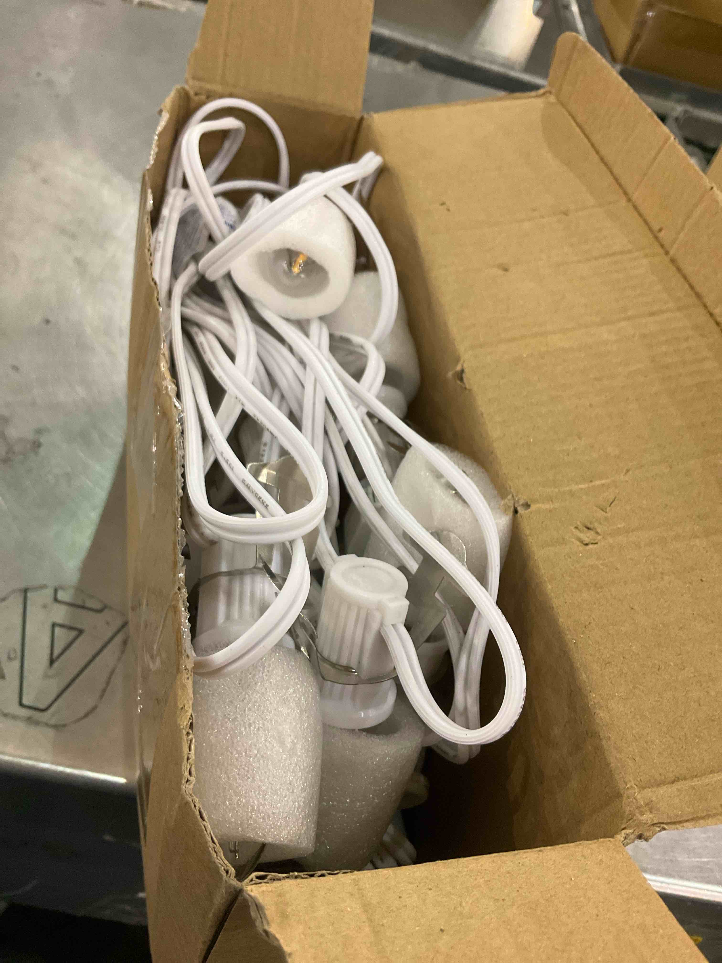 https://s3.amazonaws.com/lotting-images-prod/bidfta/EXS00859071_1703857781615.jpeg