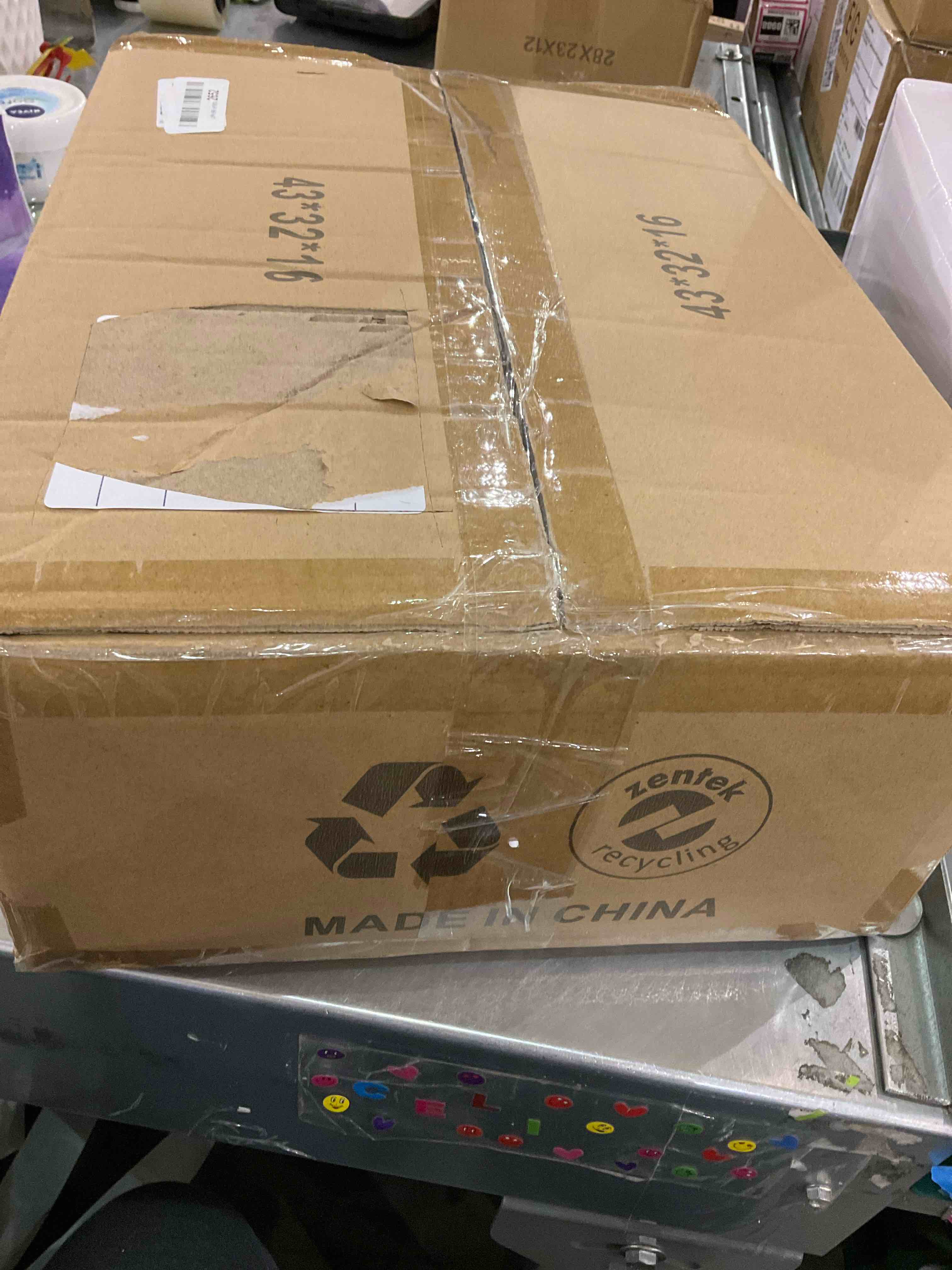 https://s3.amazonaws.com/lotting-images-prod/bidfta/EXS00859110_1703862896311.jpeg
