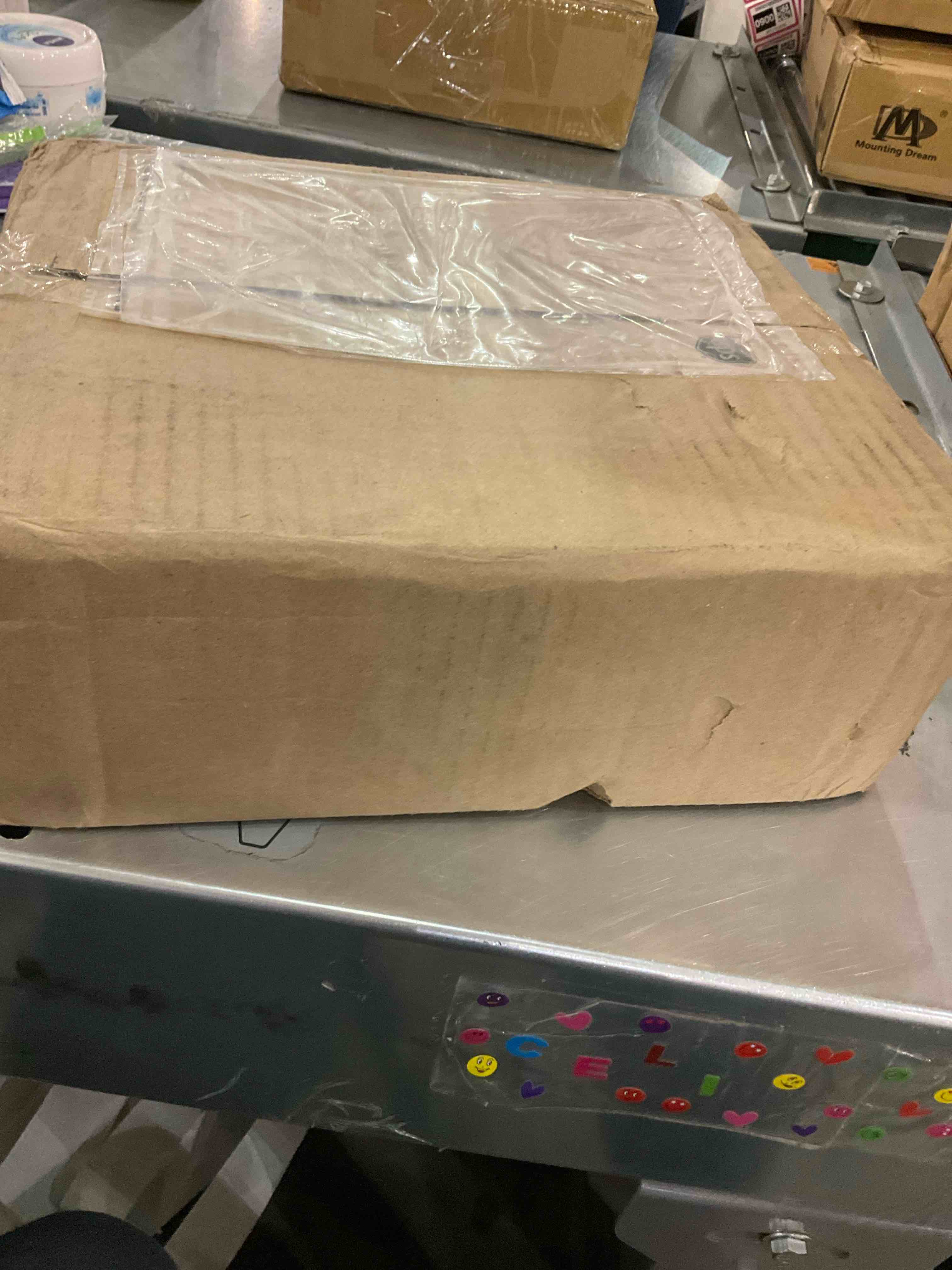 https://s3.amazonaws.com/lotting-images-prod/bidfta/EXS00859208_1703880152051.jpeg