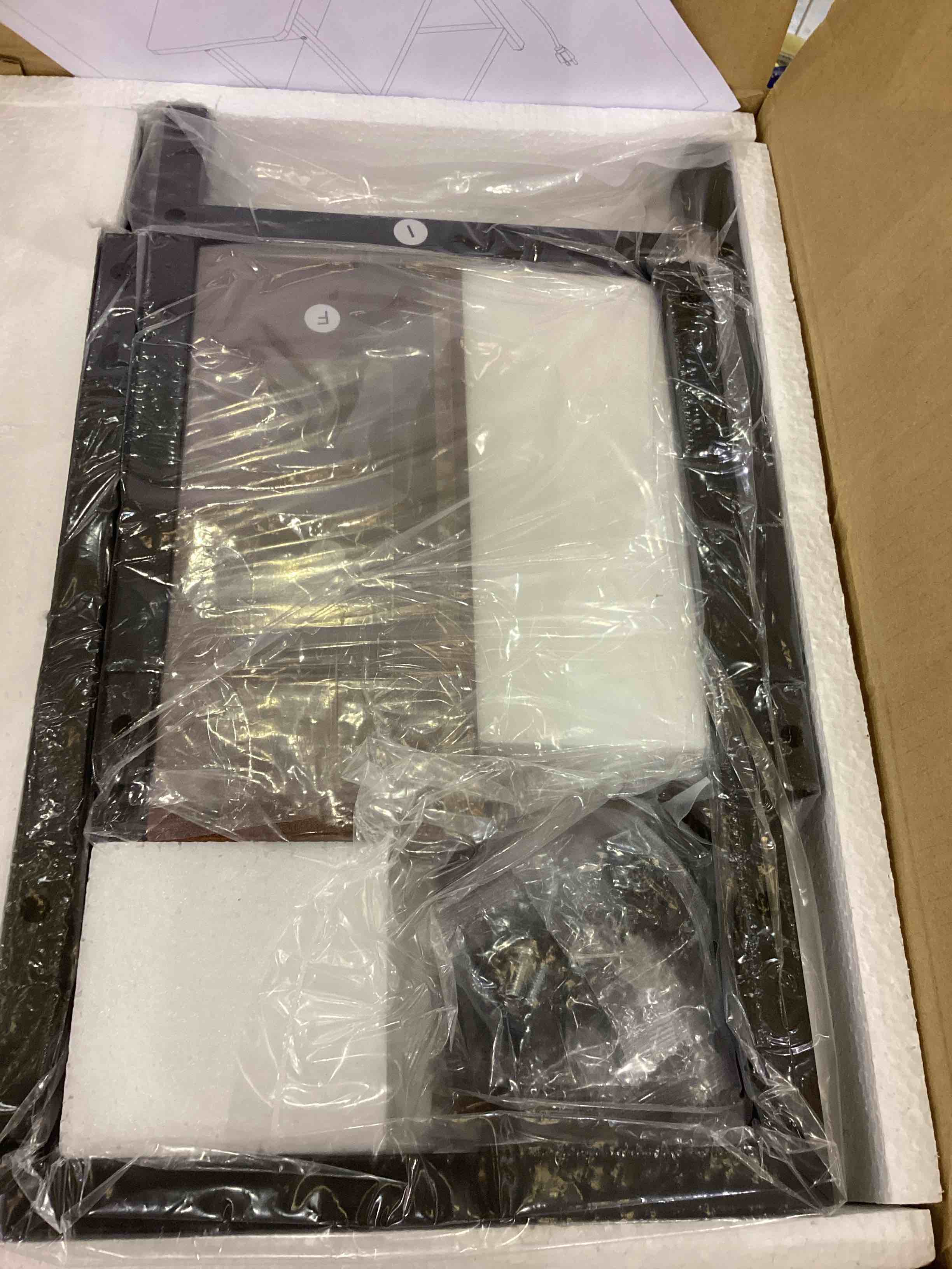 https://s3.amazonaws.com/lotting-images-prod/bidfta/EXS00860003_1700078606600.jpeg