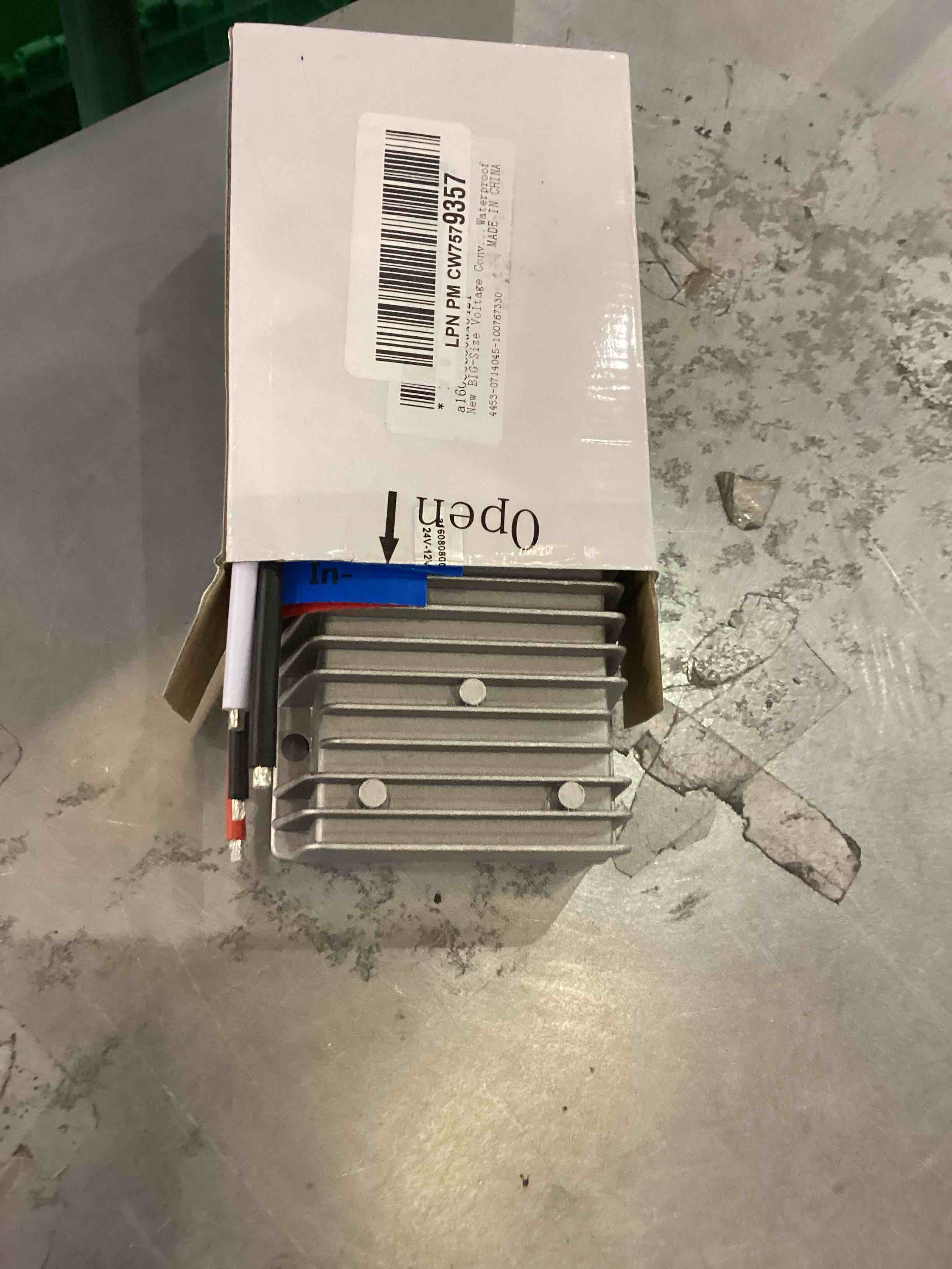 https://s3.amazonaws.com/lotting-images-prod/bidfta/EXS00860382_1700501938989.jpeg