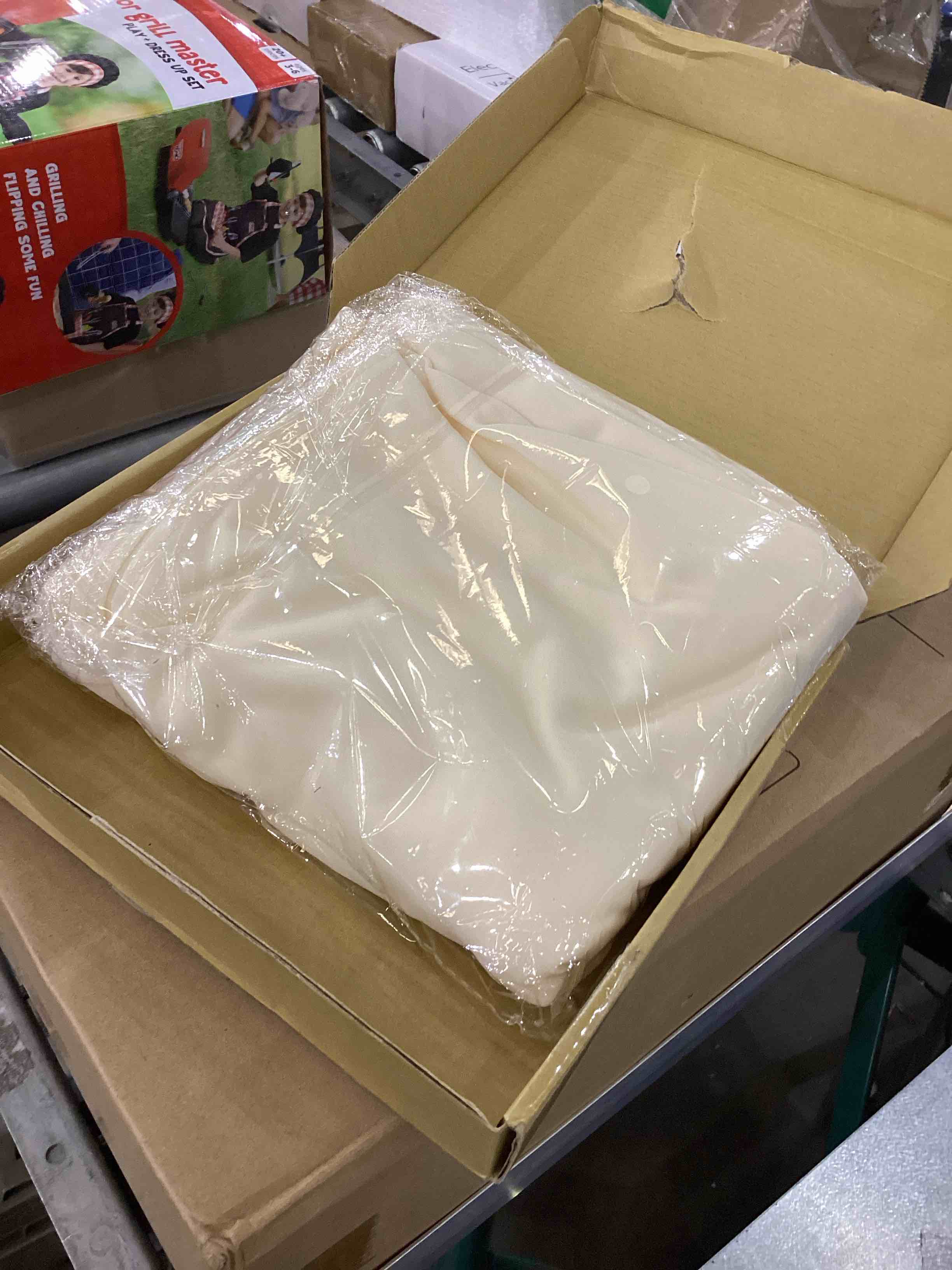 https://s3.amazonaws.com/lotting-images-prod/bidfta/EXS00860403_1700509584516.jpeg