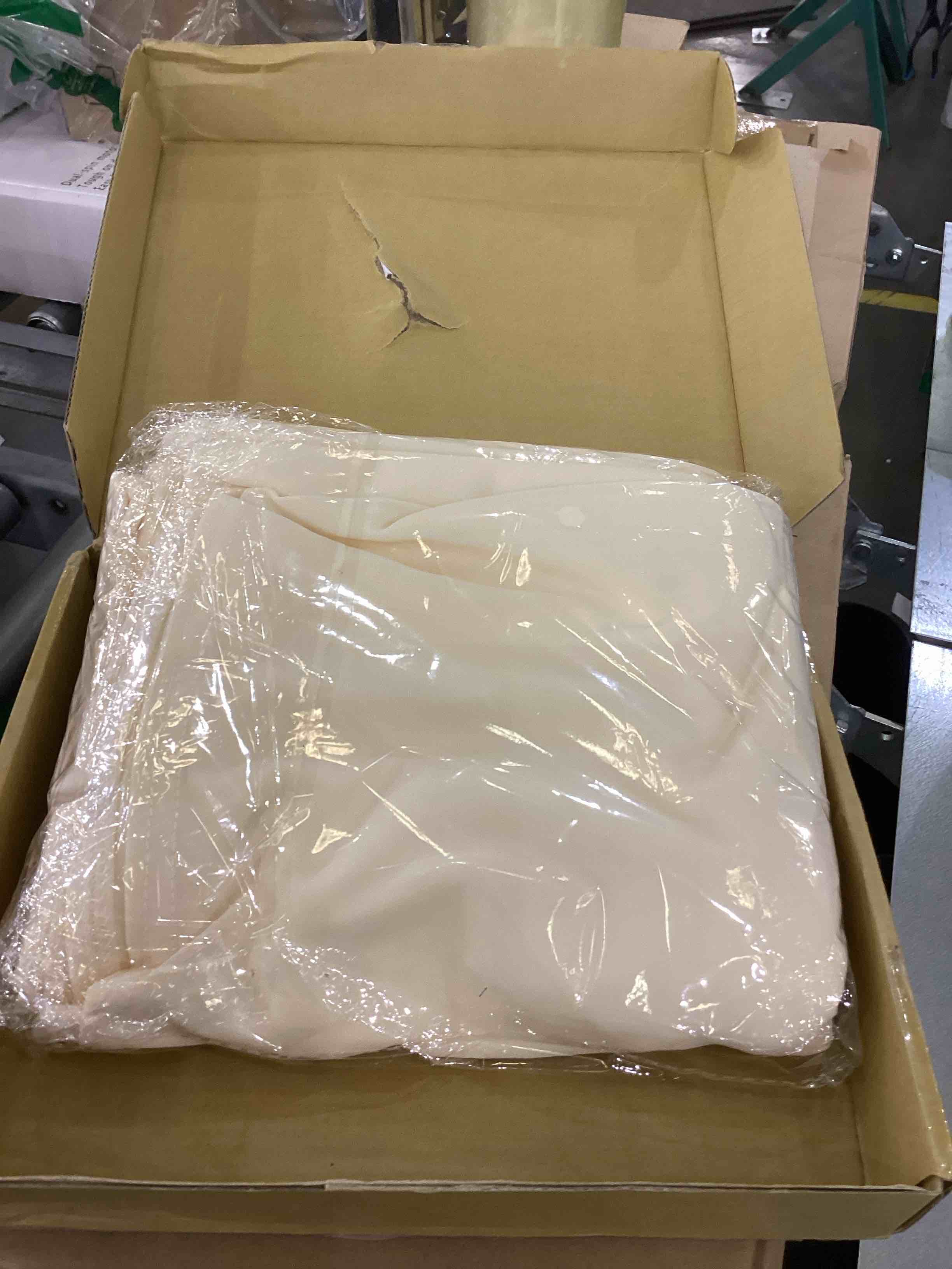 https://s3.amazonaws.com/lotting-images-prod/bidfta/EXS00860403_1700509587318.jpeg