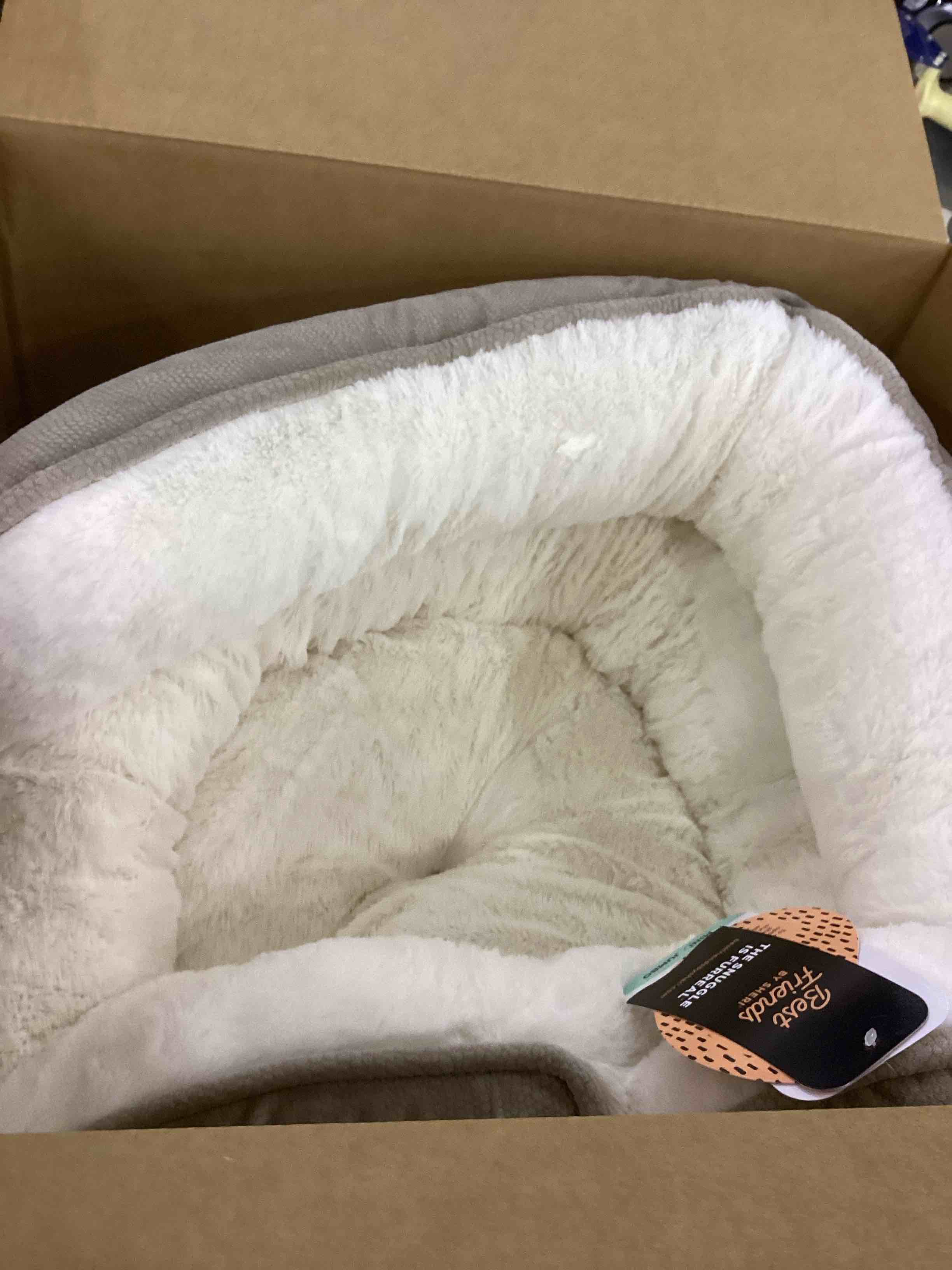 https://s3.amazonaws.com/lotting-images-prod/bidfta/EXS00860415_1700513397568.jpeg
