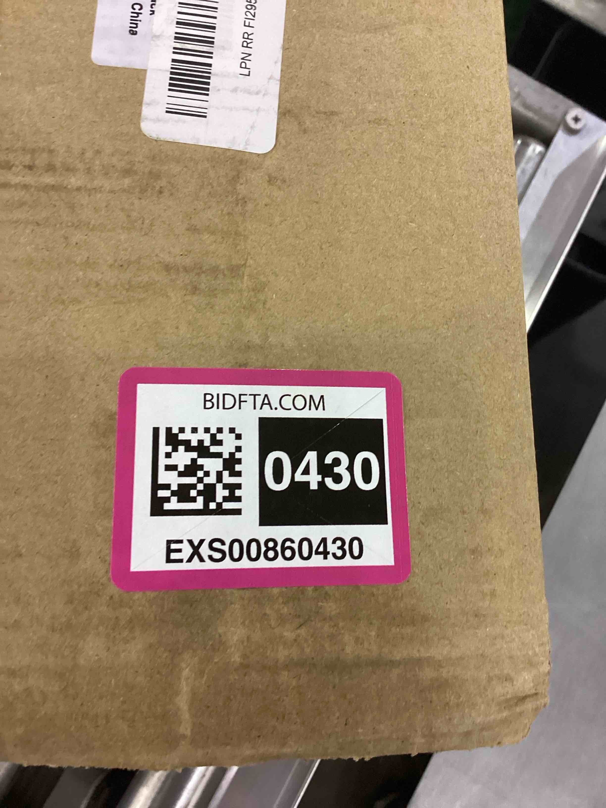 https://s3.amazonaws.com/lotting-images-prod/bidfta/EXS00860430_1700570698679.jpeg