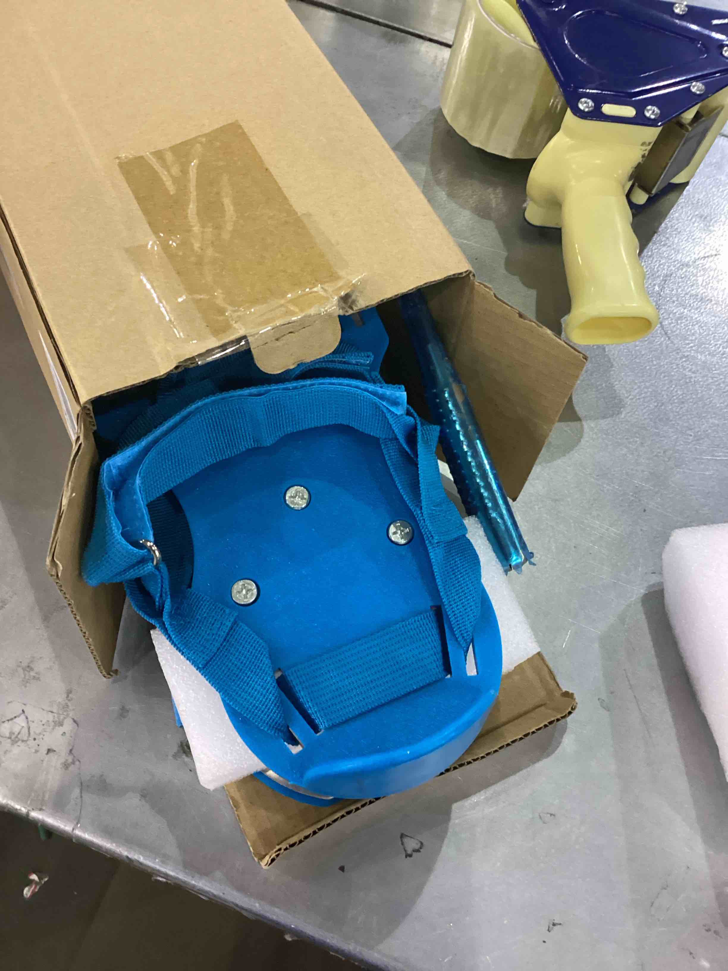 https://s3.amazonaws.com/lotting-images-prod/bidfta/EXS00860434_1700571415211.jpeg